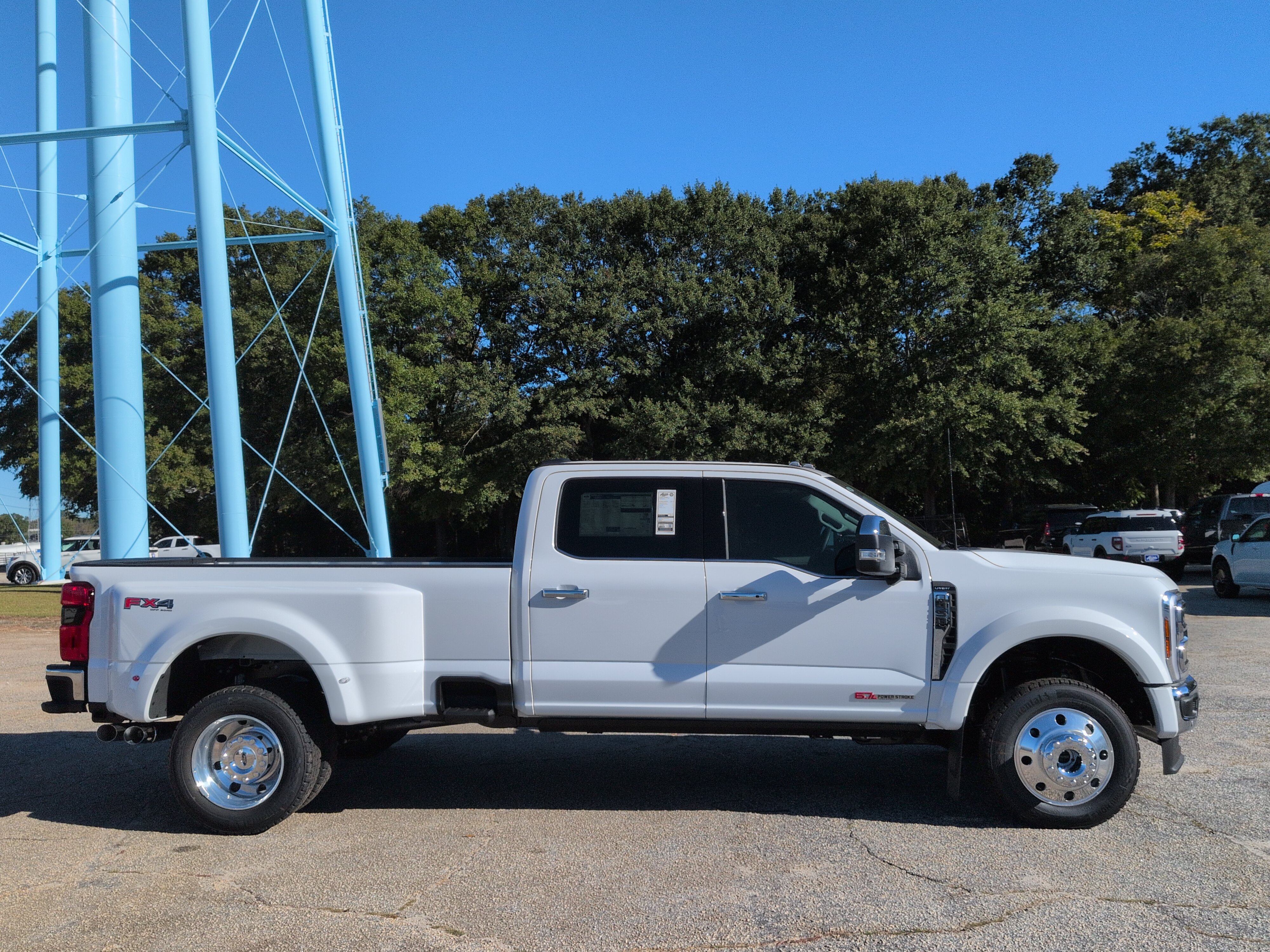 New 2027 Ford Super Duty F-450 DRW LARIAT TRUCK