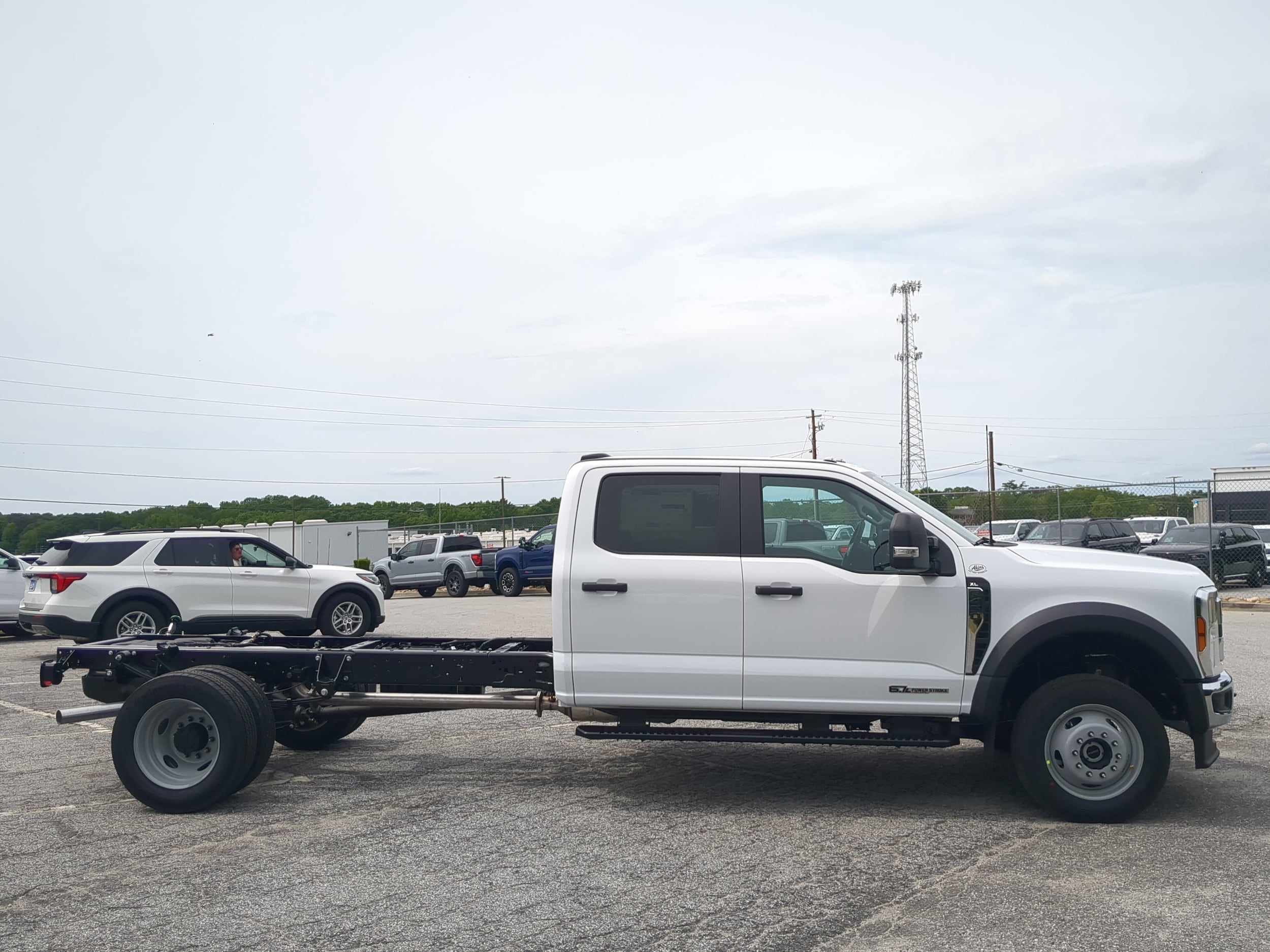 2026 Ford F-450 XL 4x4 Crew Cab 203-In DRW's photo