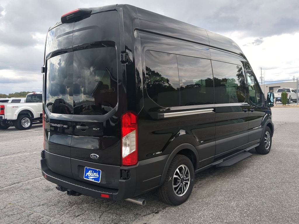 New 2024 Ford Transit 15 Passenger Wagon XLT VAN