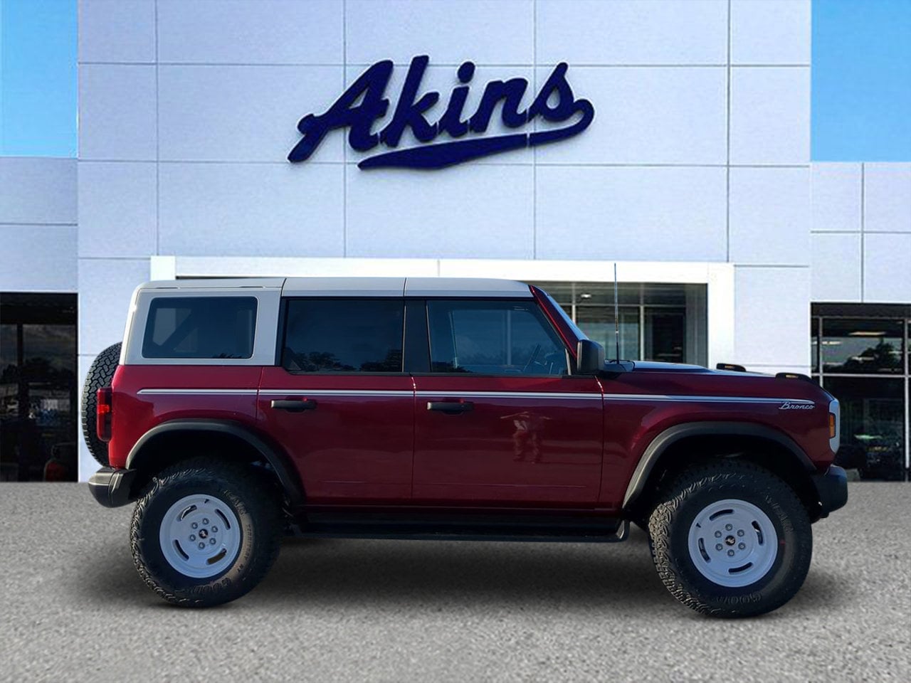 2025 Ford Bronco 4-Door Heritage Editon's photo