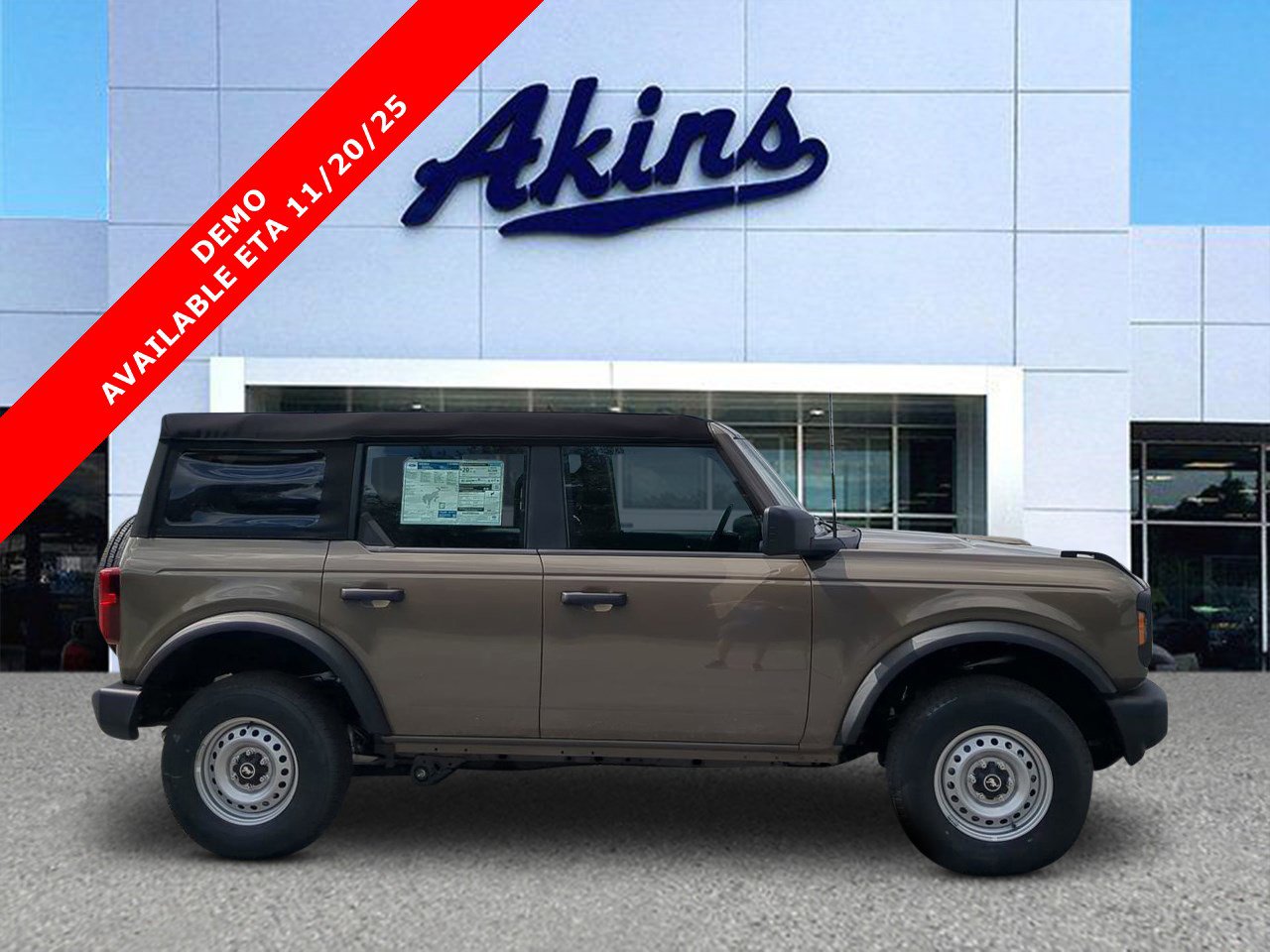 2025 Ford Bronco 4-Door Base's photo