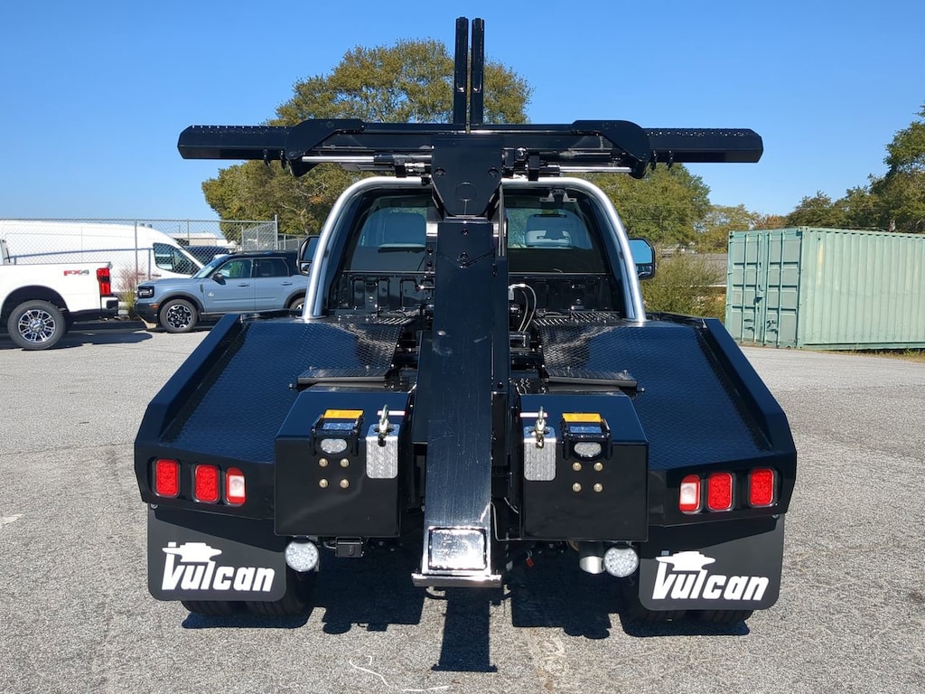 New 2025 Ford Super Duty F-450 DRW Wrecker TRUCK