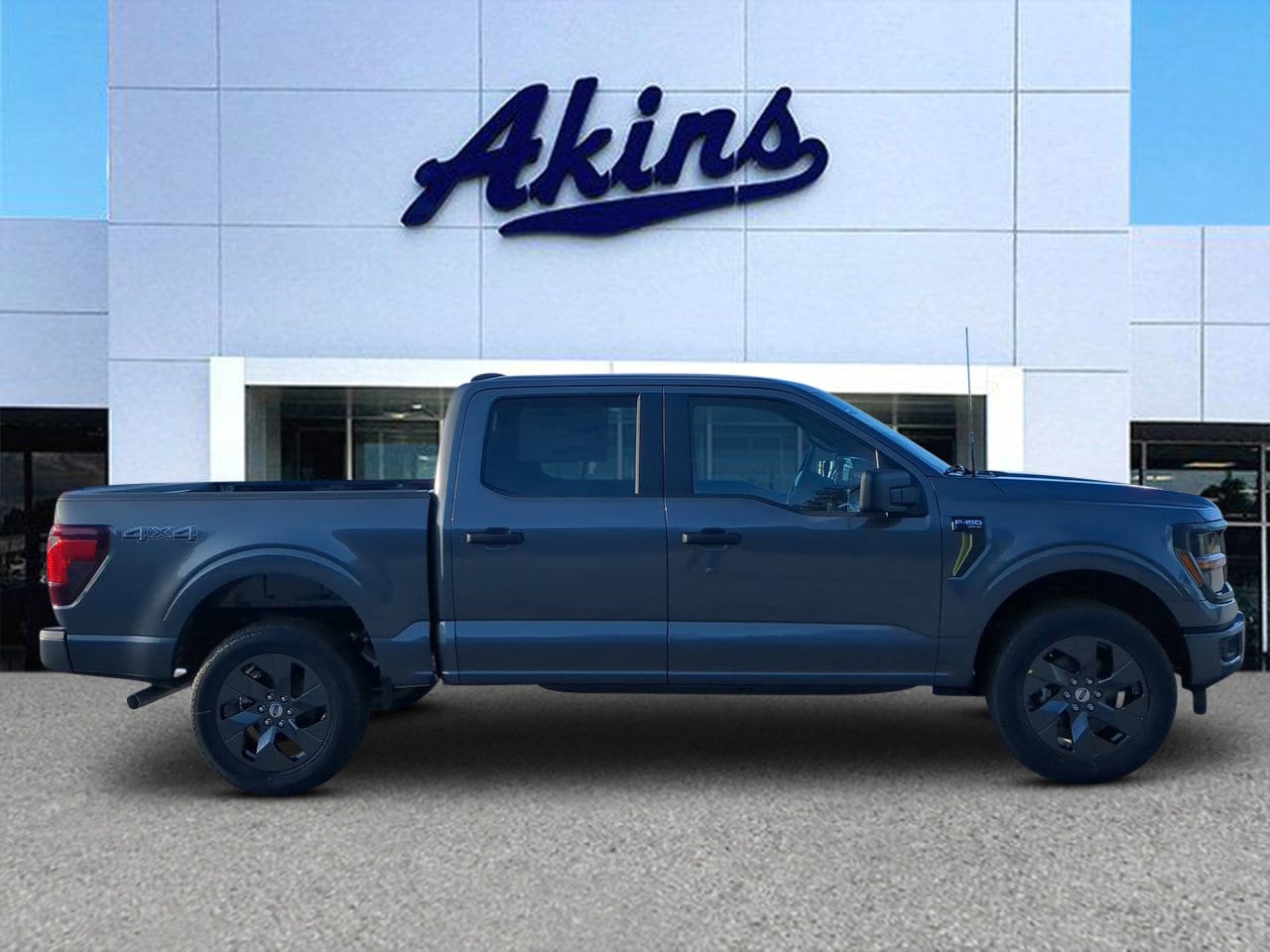 2025 Ford F-150 STX's photo