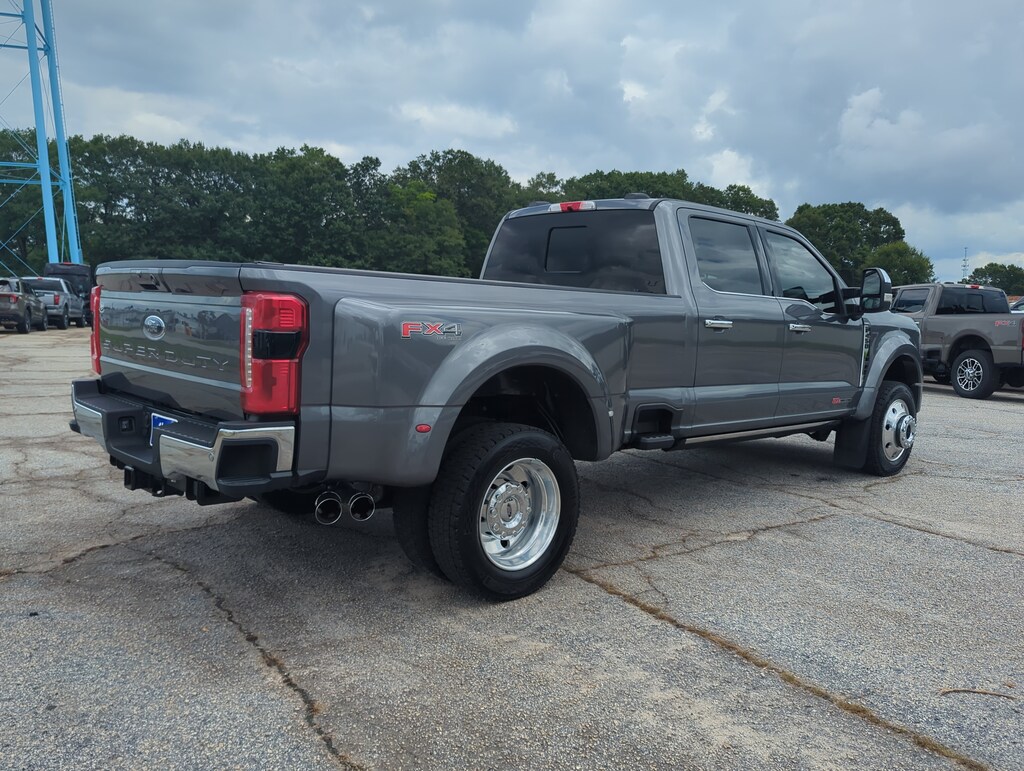 Certified 2025 Ford Superduty Incomplete Lariat DRW CREW CAB LONG BED TRUCK