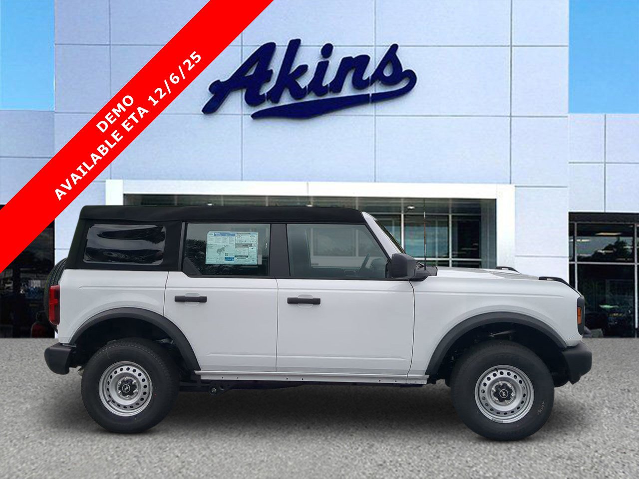 2025 Ford Bronco 4-Door Base's photo