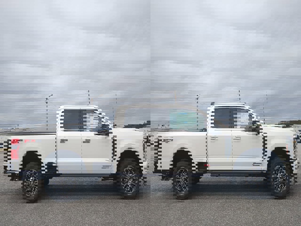 2026 Ford F-350 Super Duty Platinum's photo