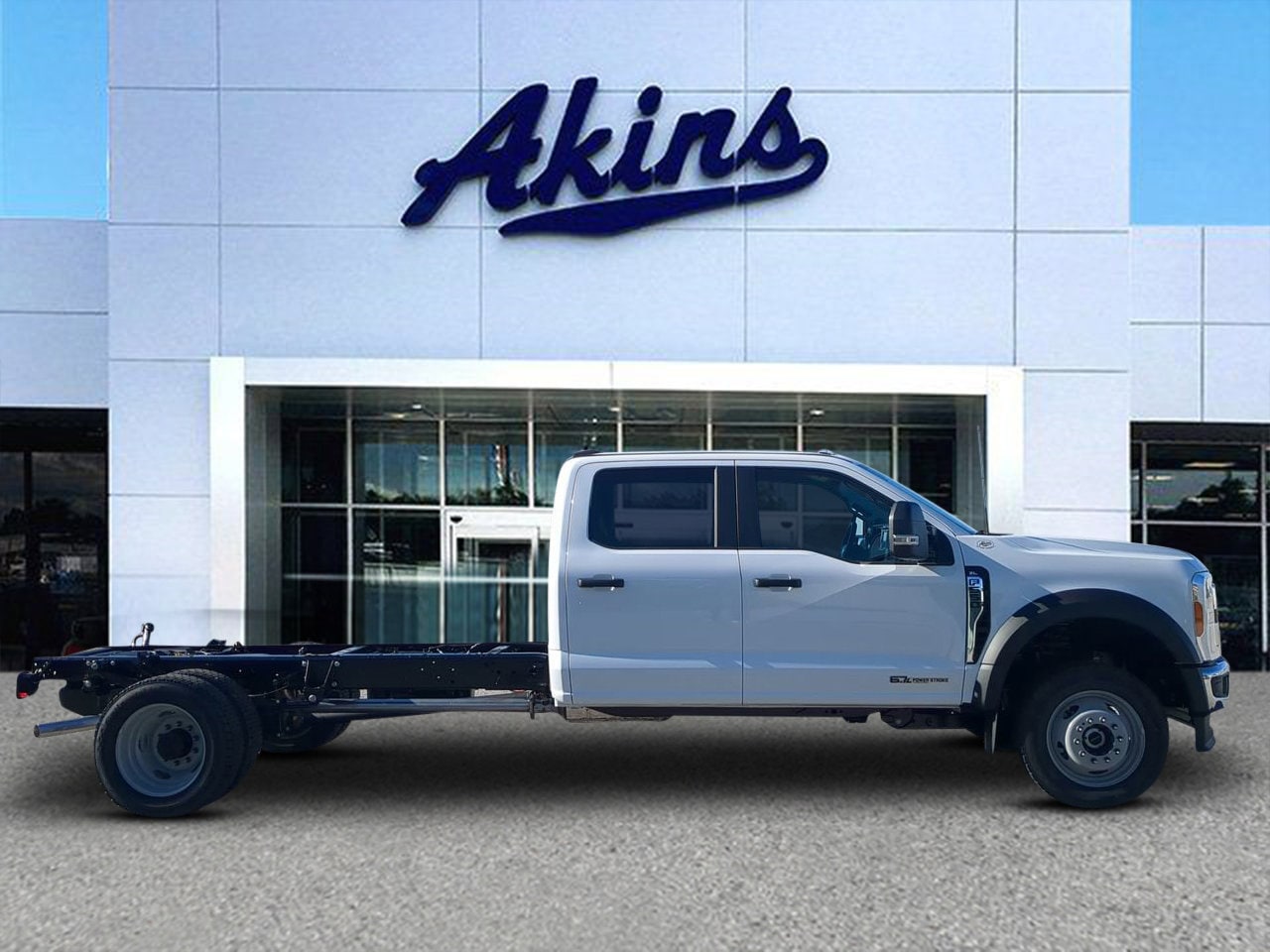 2026 Ford F-550 Super Duty Chassis Cab XL's photo