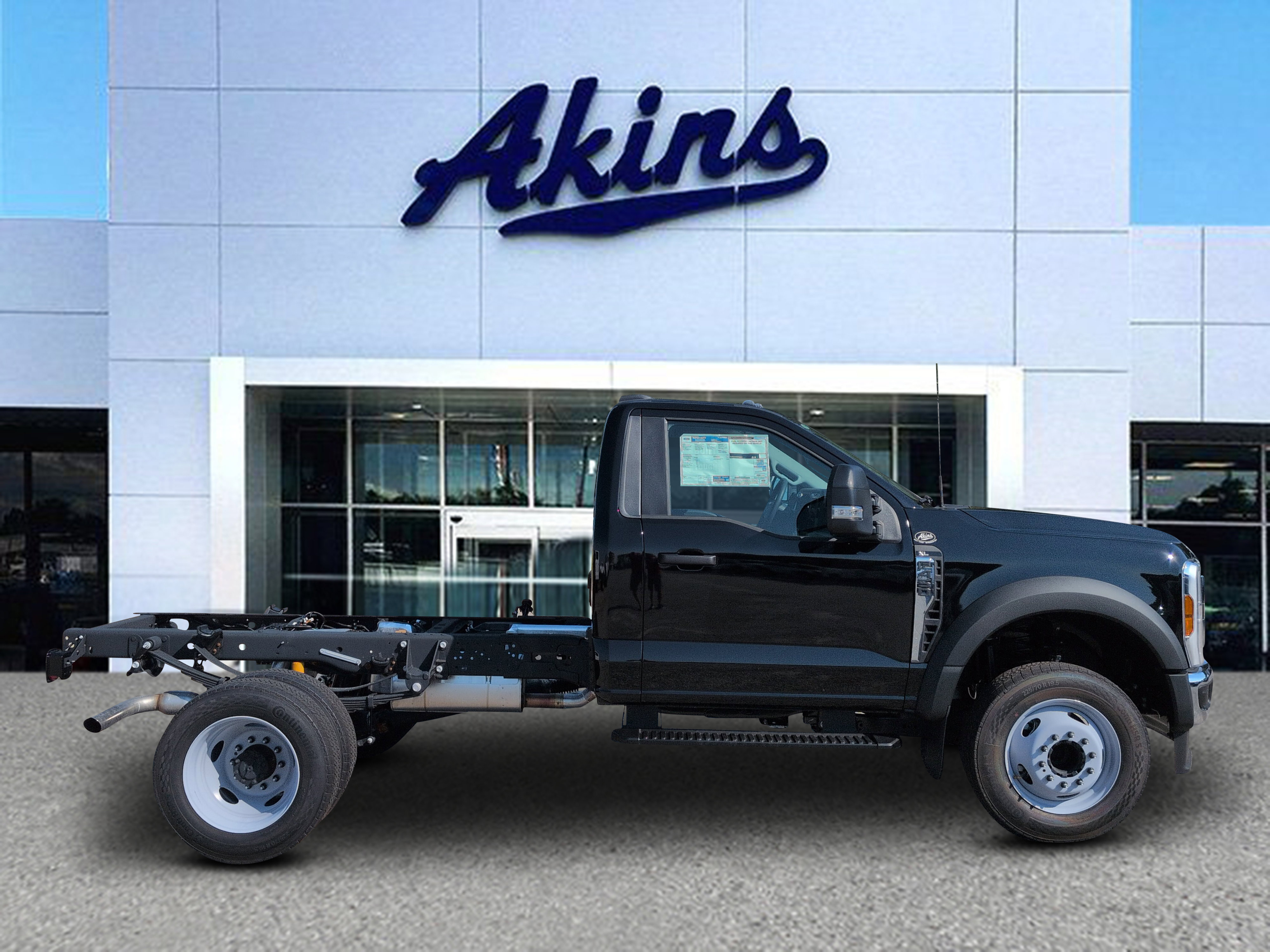 2026 Ford F-450 Super Duty Chassis Cab XL