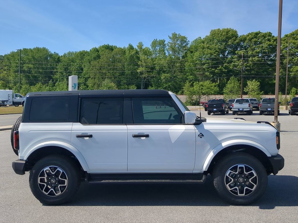 New 2026 Ford Bronco Outer Banks SUV