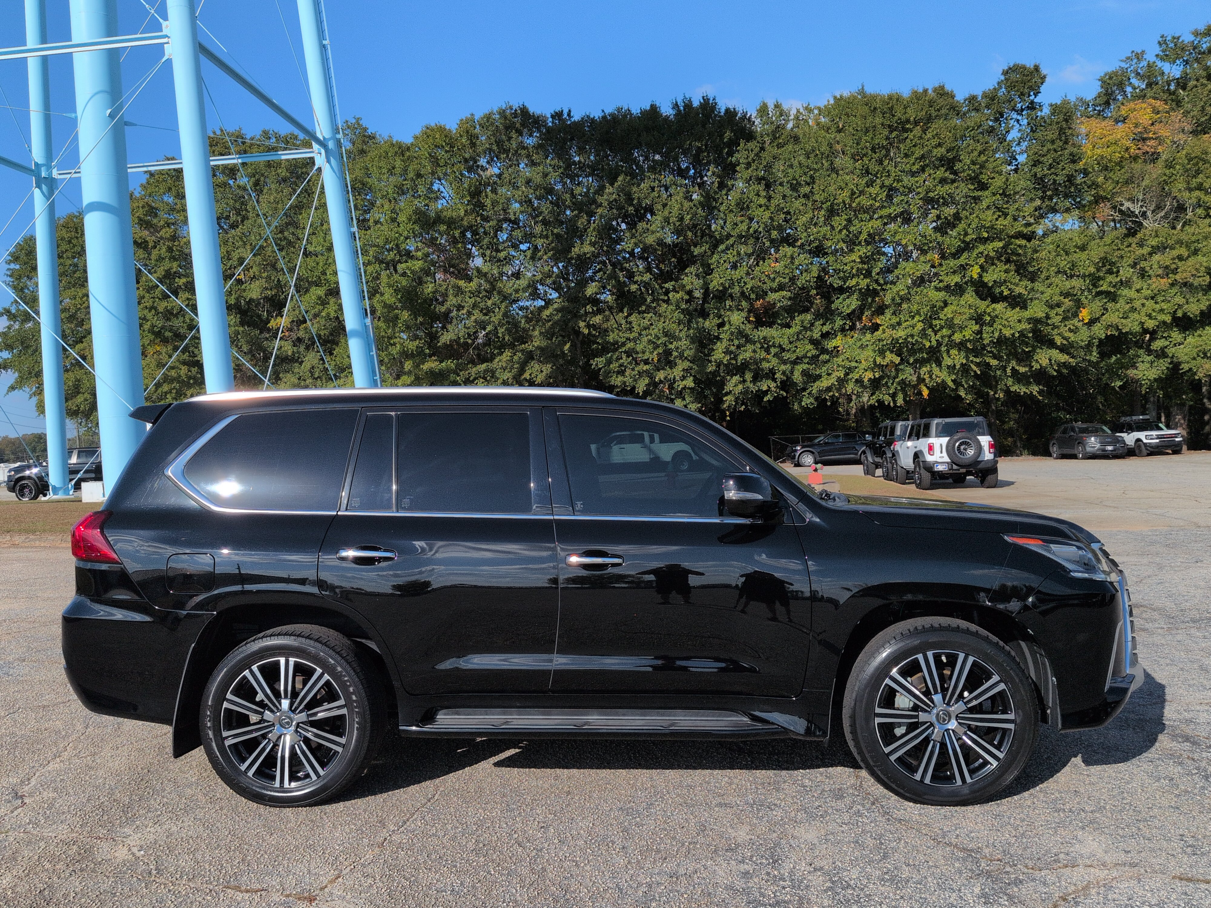  LEXUS LX