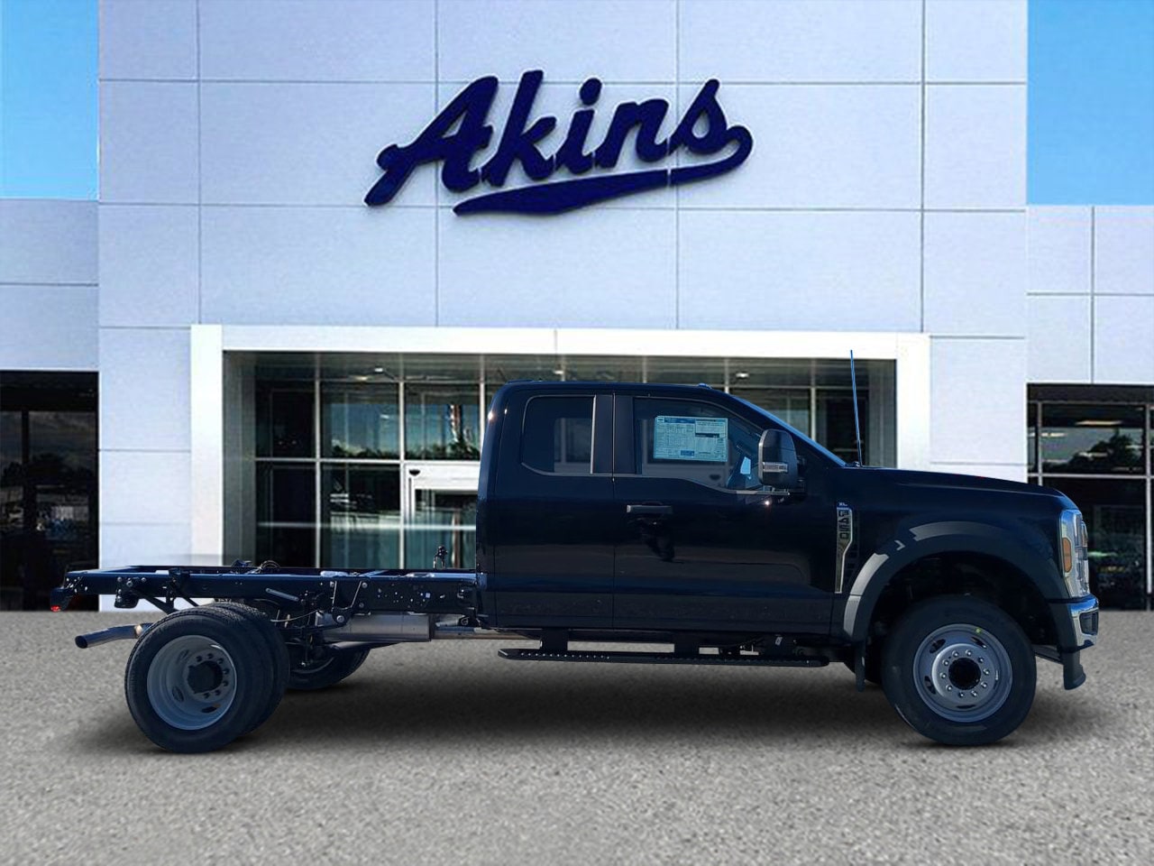 2026 Ford F-450 XL SuperCab 168-In DRW's photo