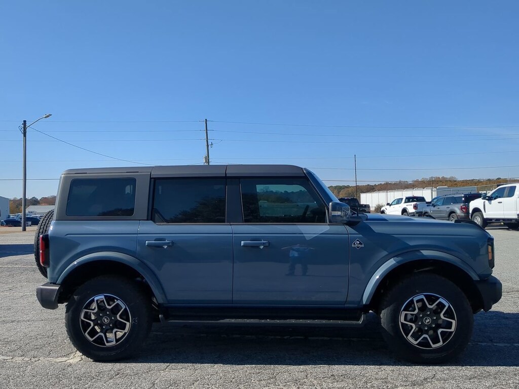 New 2025 Ford Bronco Outer Banks SUV