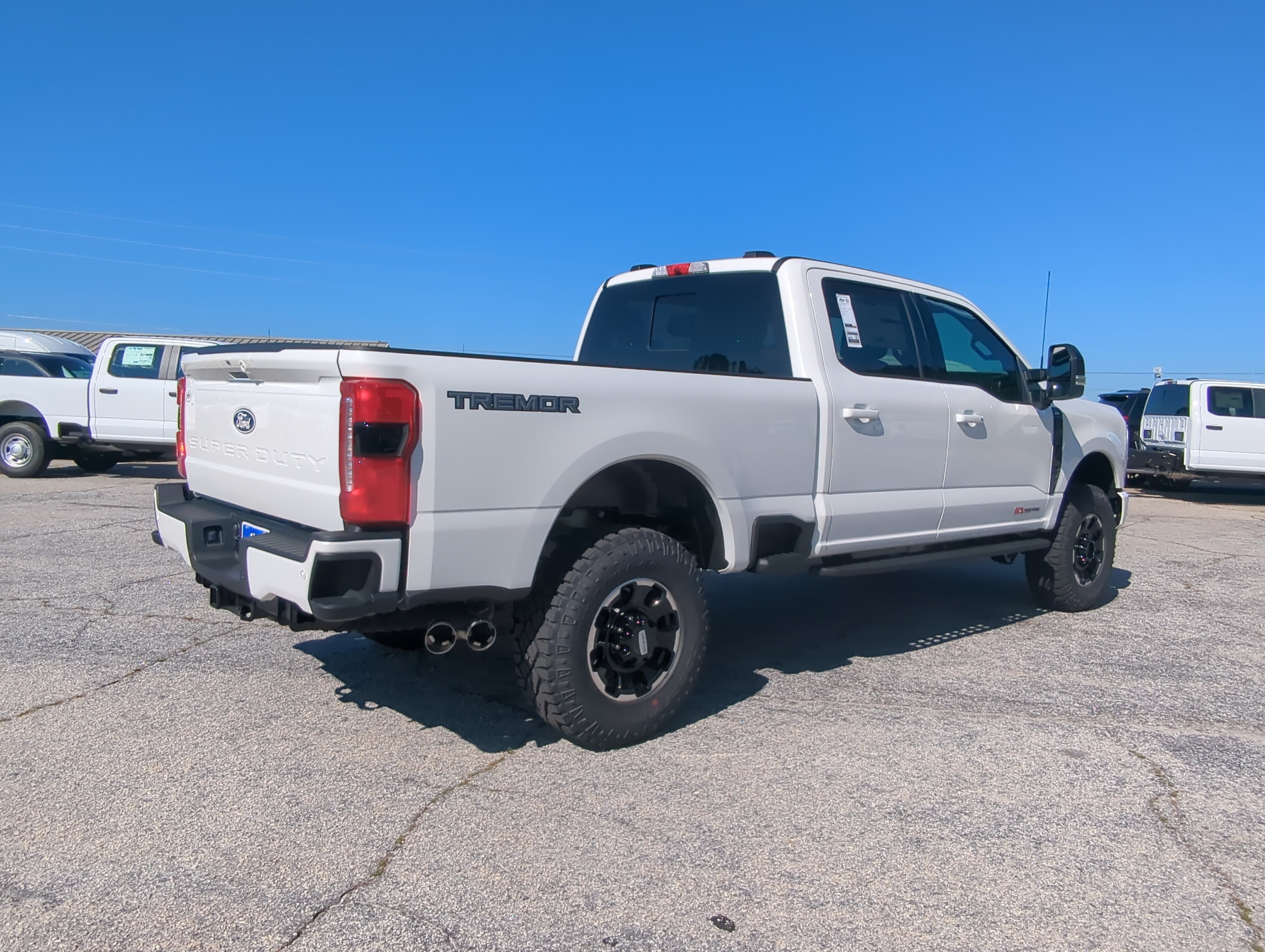 New 2027 Ford Super Duty F-250 SRW LARIAT TRUCK