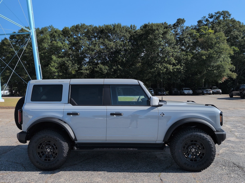 New 2026 Ford Bronco Outer Banks SUV