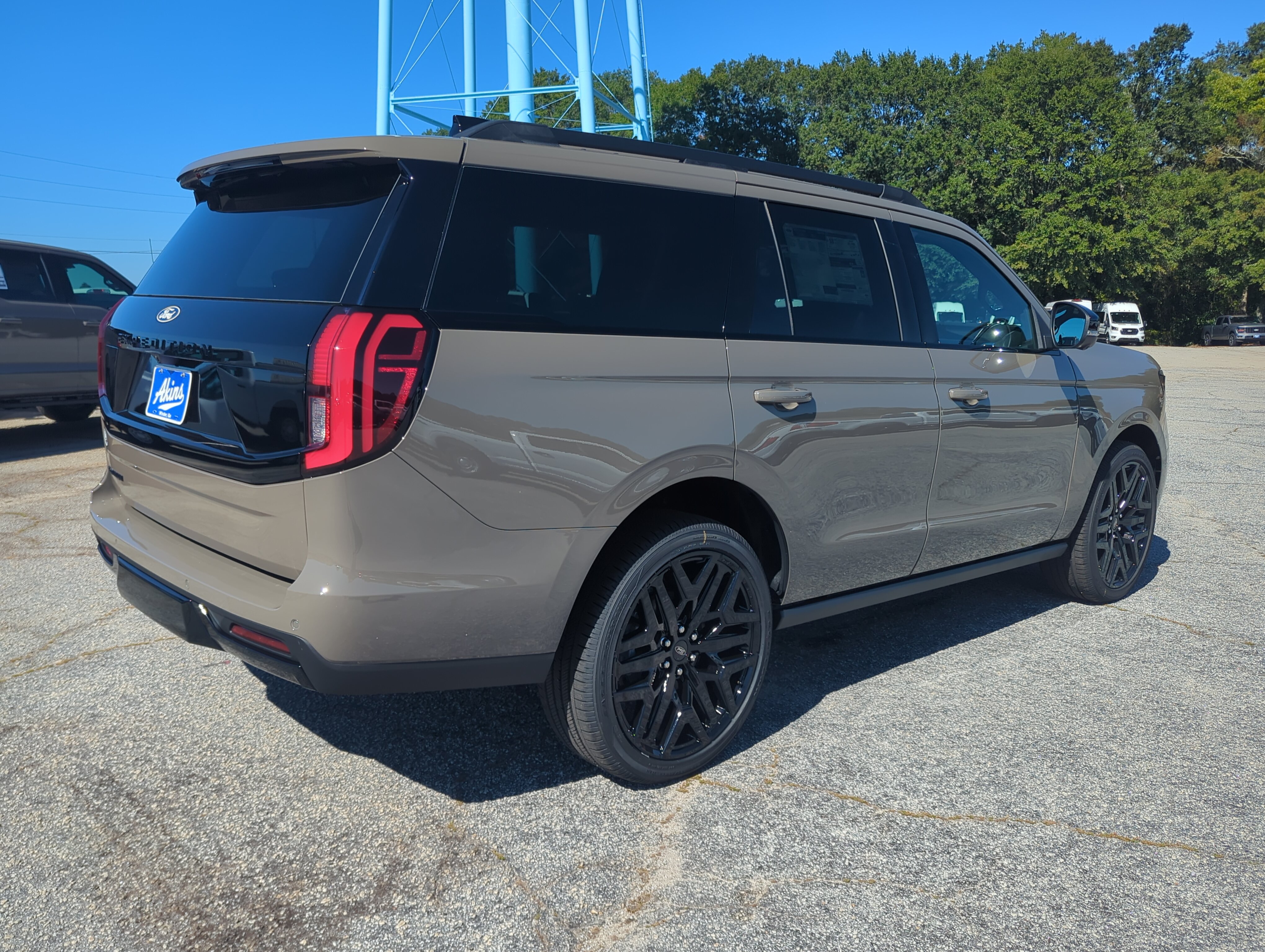 New 2027 Ford Expedition Platinum SUV