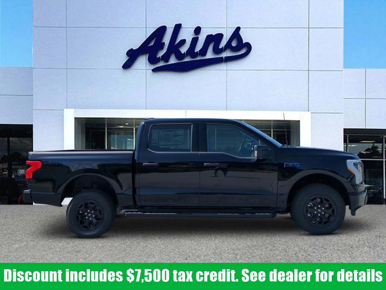 2025 Ford F-150 Lightning XLT's photo
