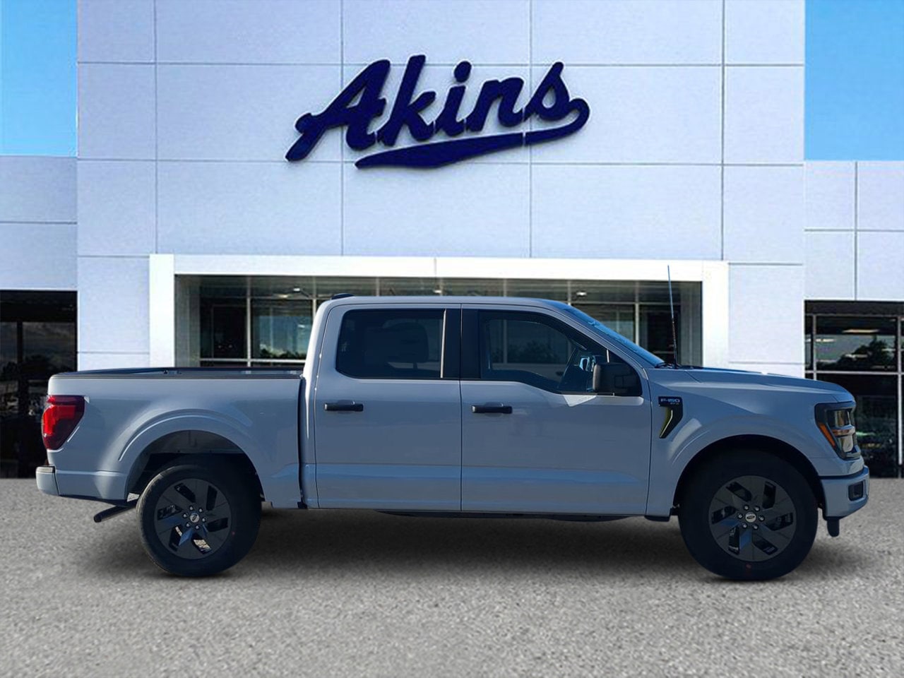 2025 Ford F-150 STX's photo