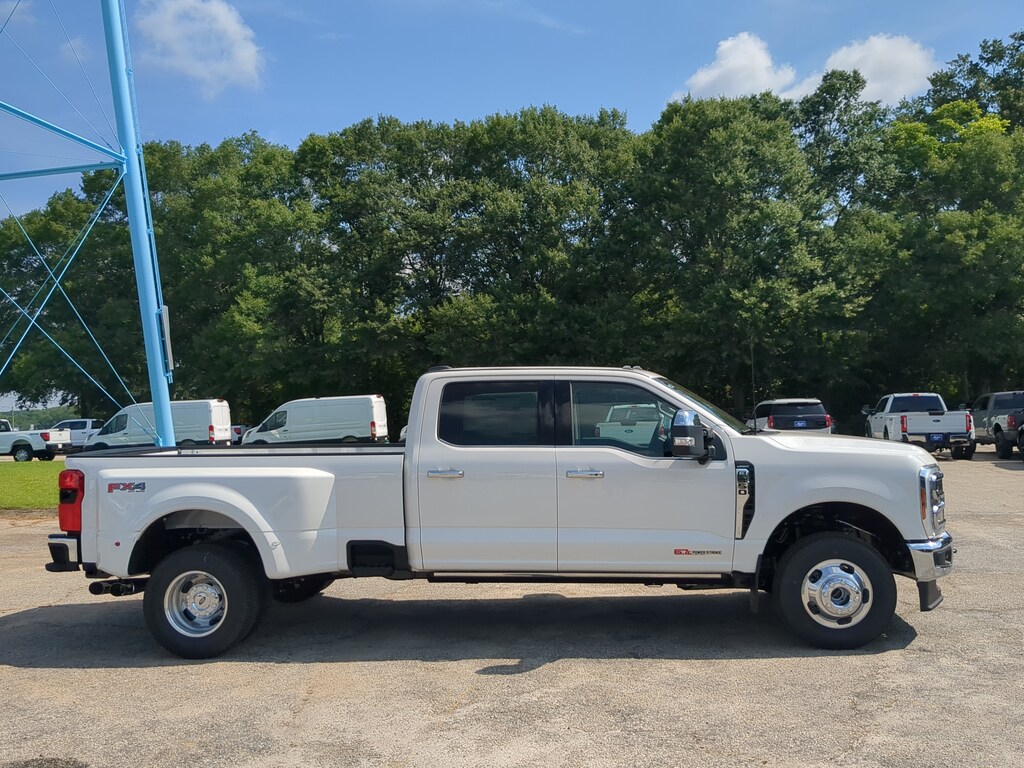 New 2026 Ford Super Duty F-350 DRW Lariat TRUCK