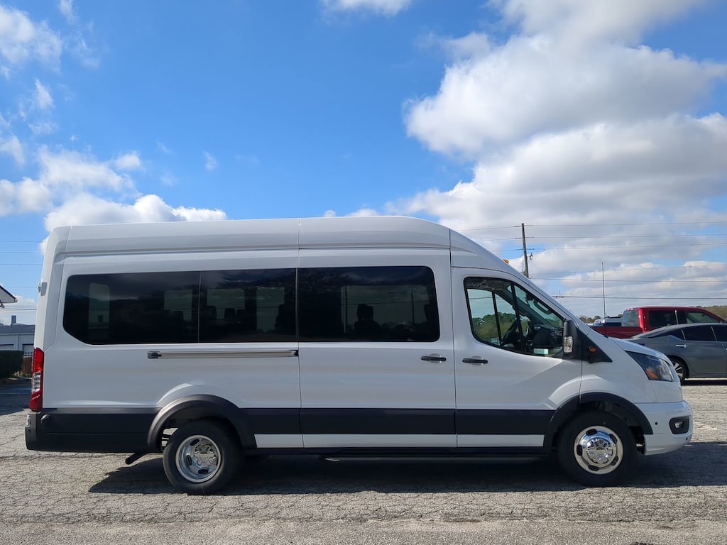 New 2026 Ford Transit Passenger Wagon XLT T-350 HD 148 EL High Roof XLT DRW RWD