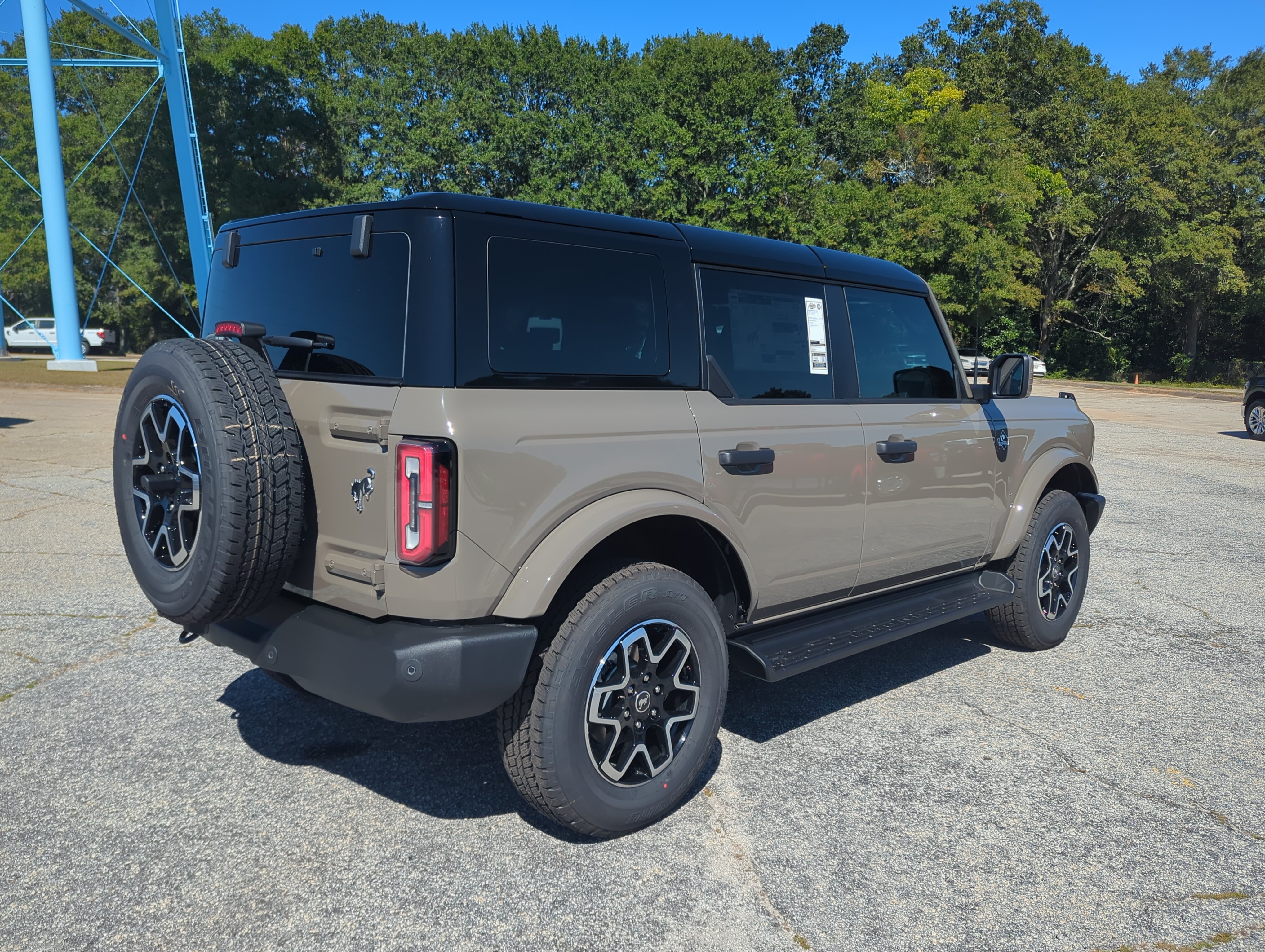 New 2026 Ford Bronco Outer Banks SUV
