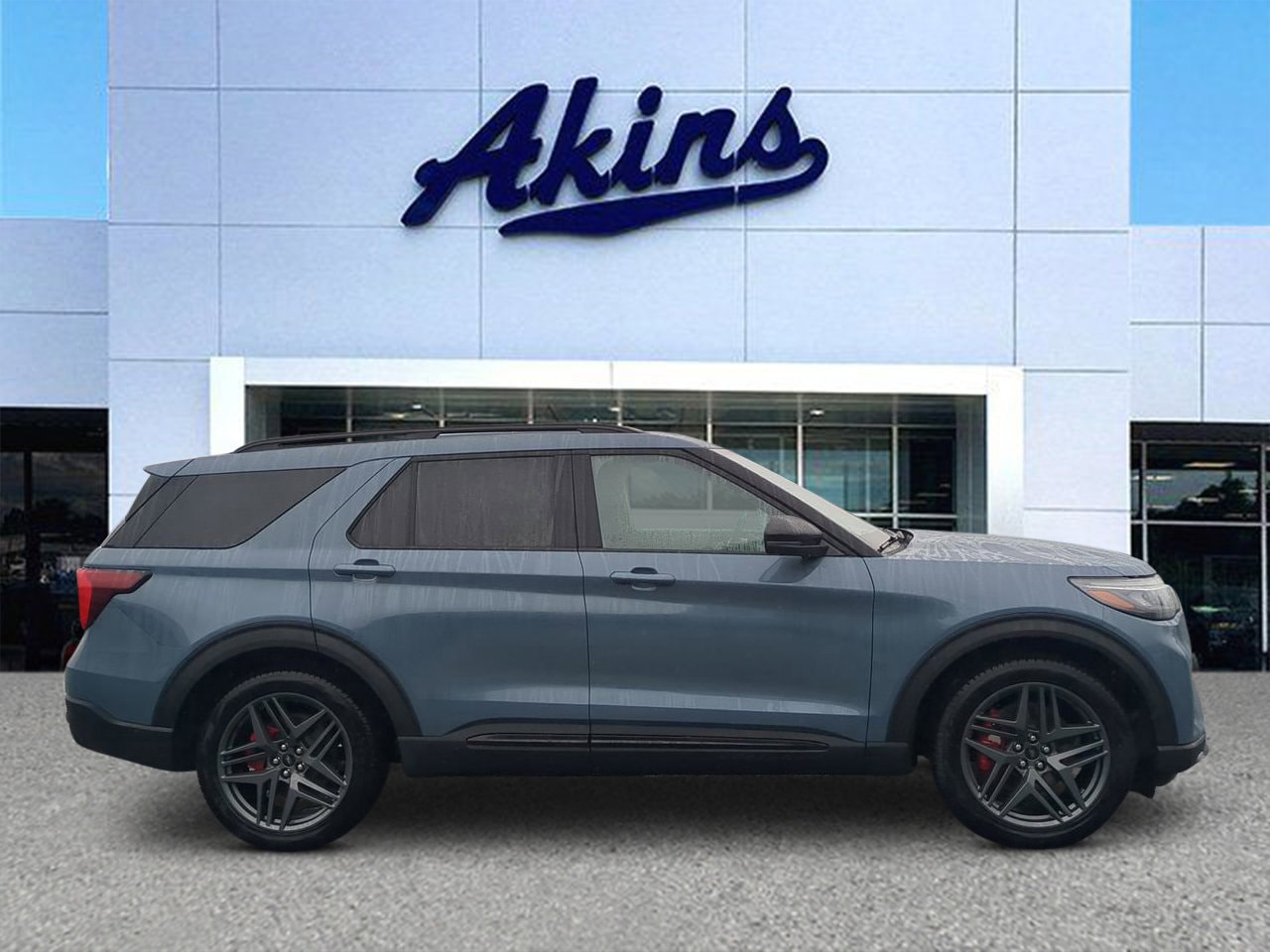 2025 Ford Explorer ST's photo