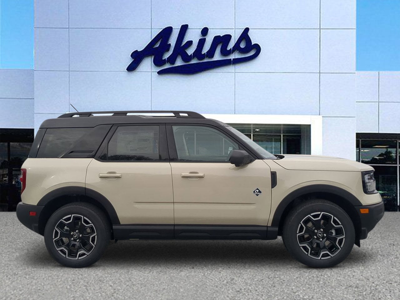 2025 Ford Bronco Sport Outer Banks's photo