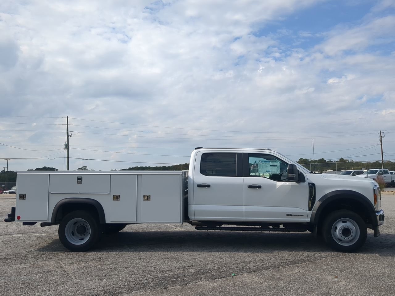 2025 Ford F-450 Super Duty Chassis Cab XL's photo