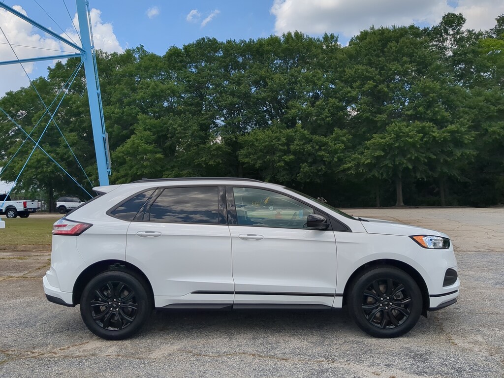 Certified 2024 Ford Edge SE SUV