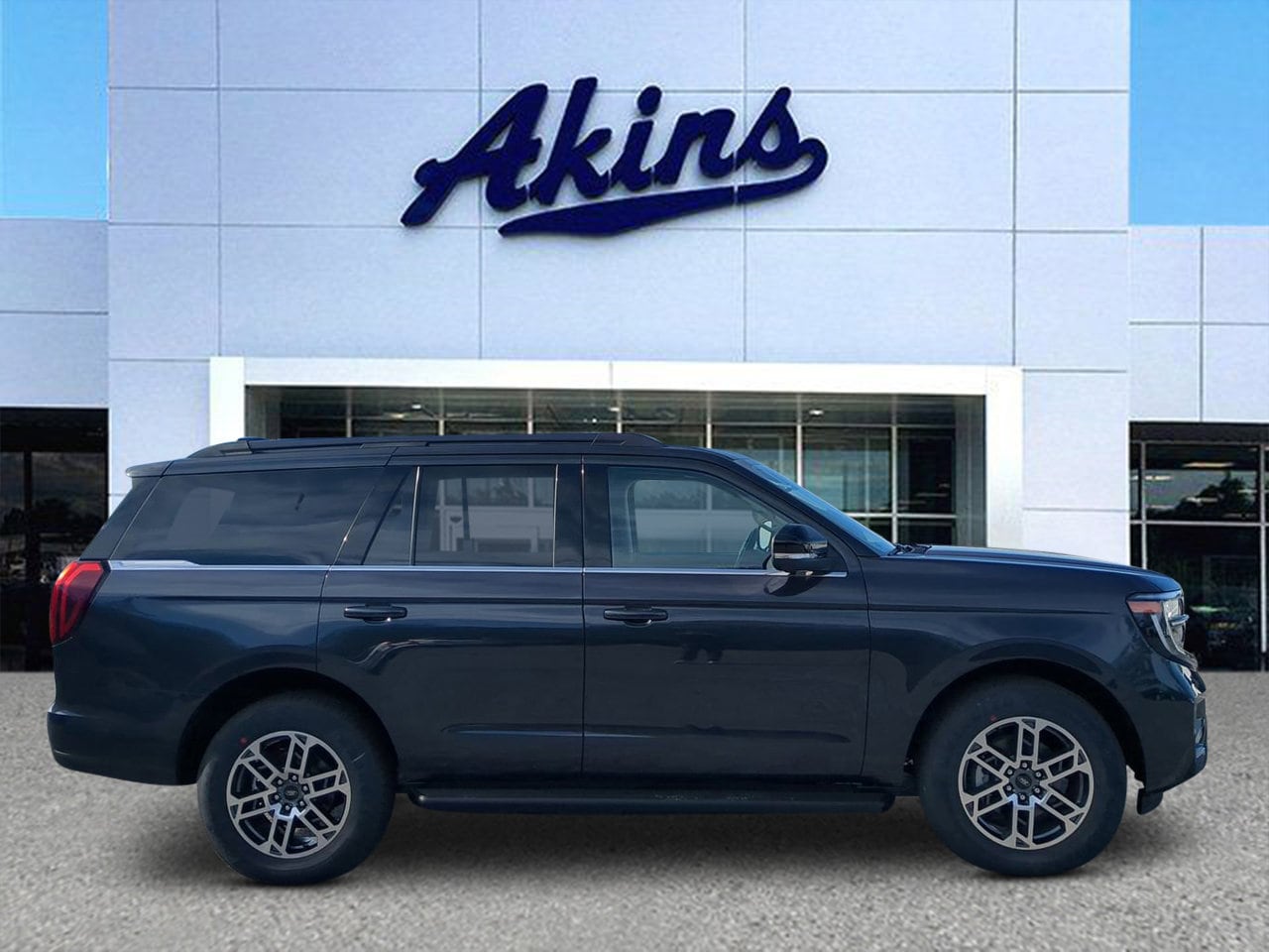 2025 Ford Expedition Active's photo