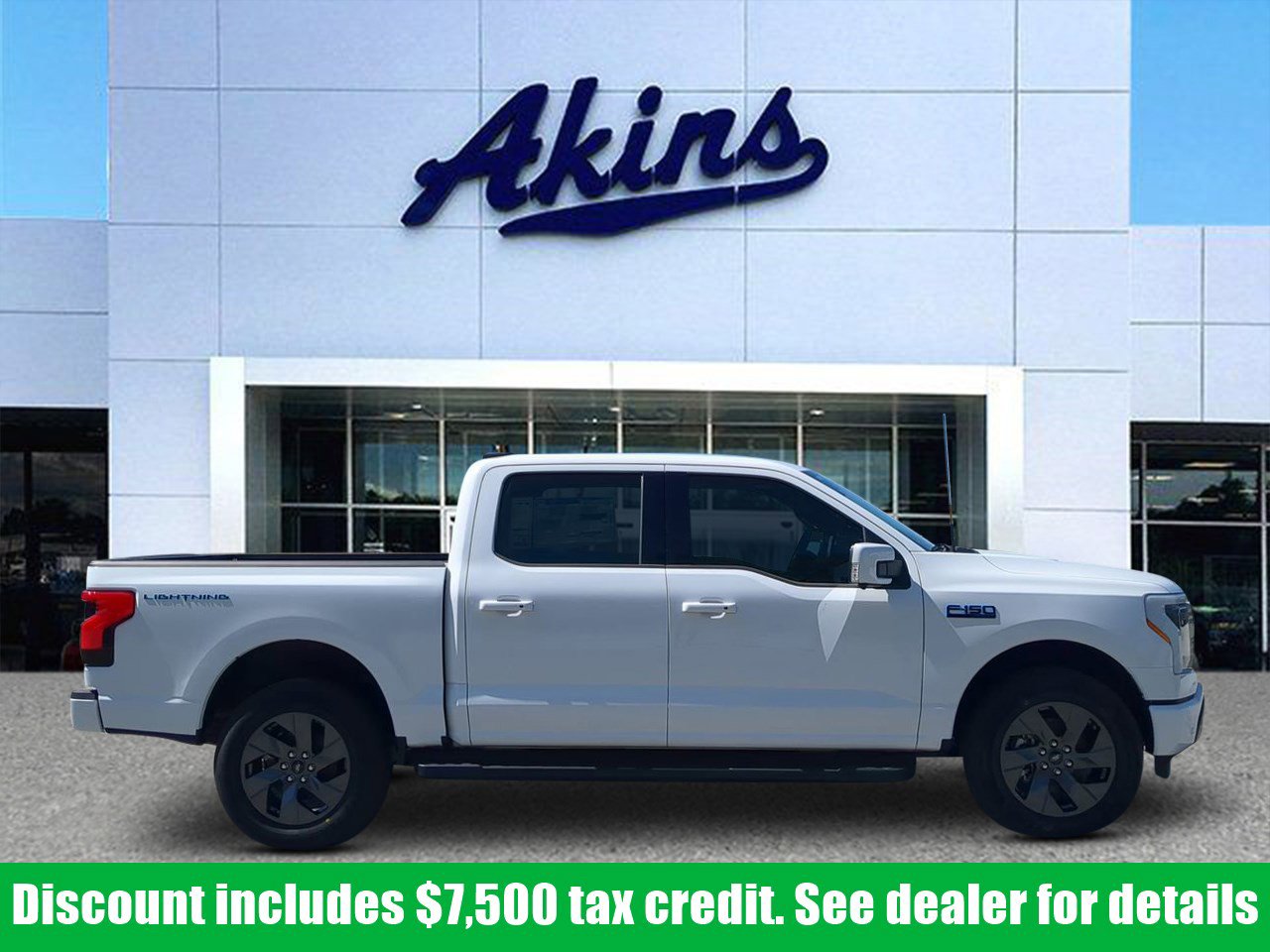 2025 Ford F-150 Lightning Lariat's photo