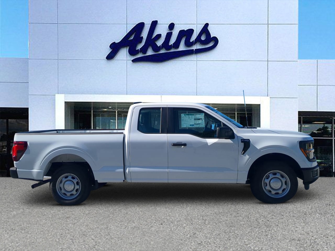 2025 Ford F-150 XL's photo