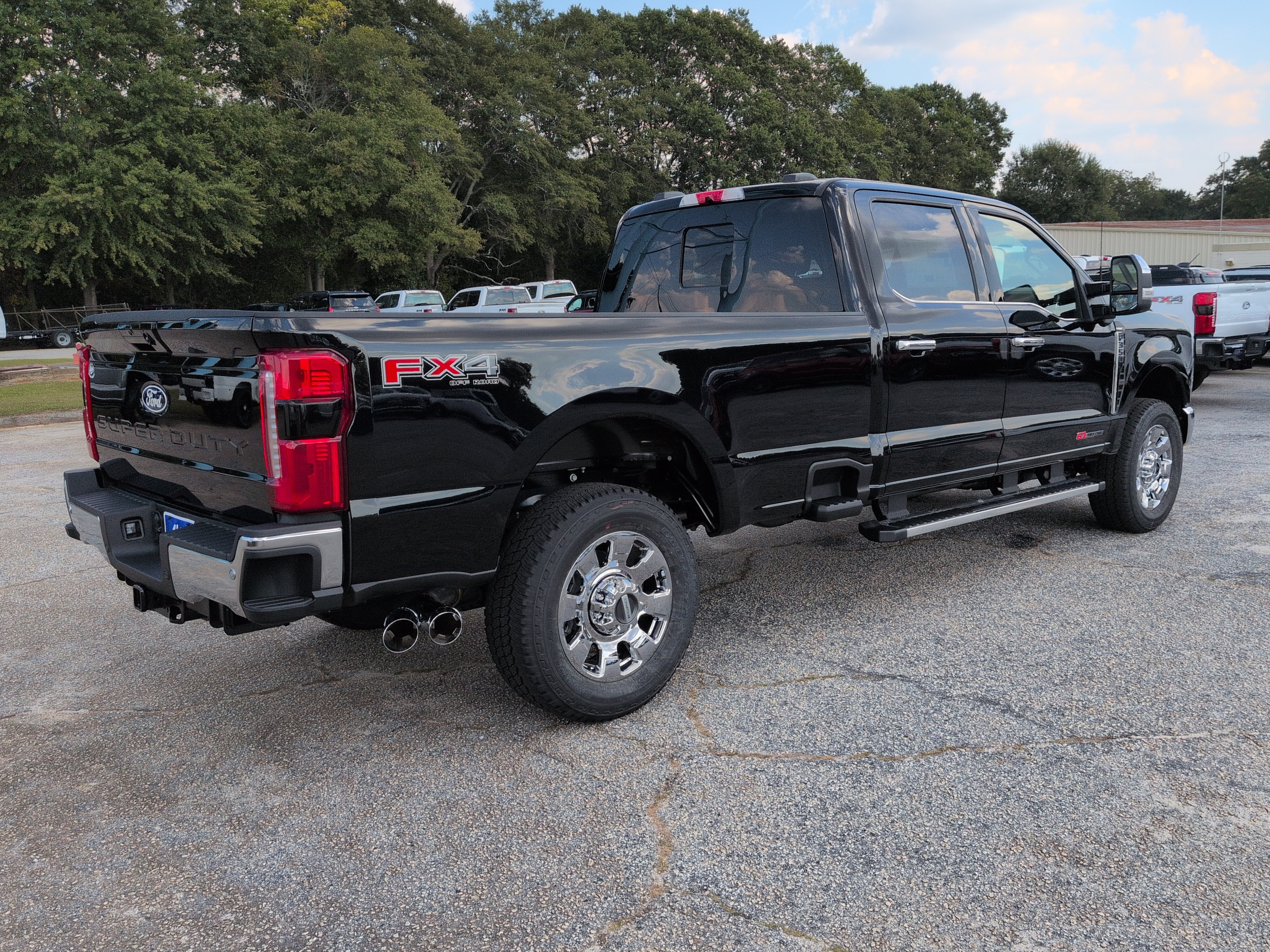 New 2027 Ford Super Duty F-350 SRW LARIAT TRUCK