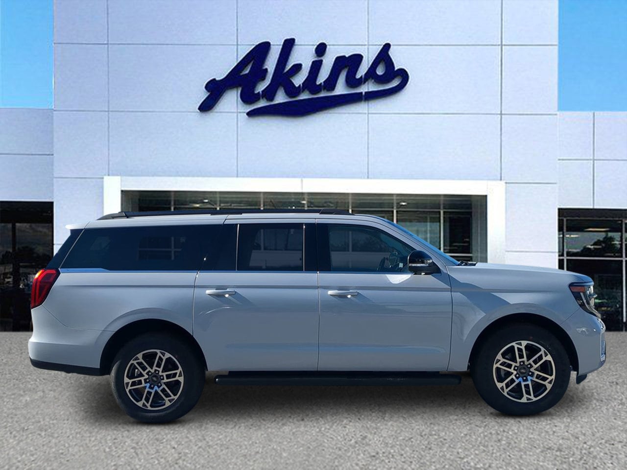 2026 Ford Expedition Active's photo