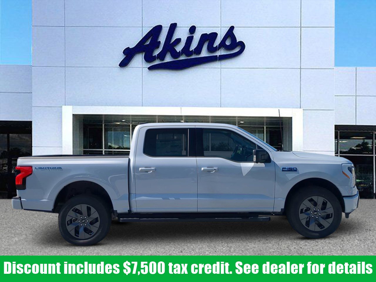 2025 Ford F-150 Lightning Flash's photo