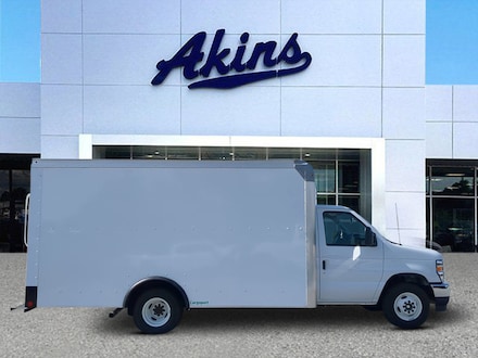 2025 Ford E-350 ROCKPORT VAN