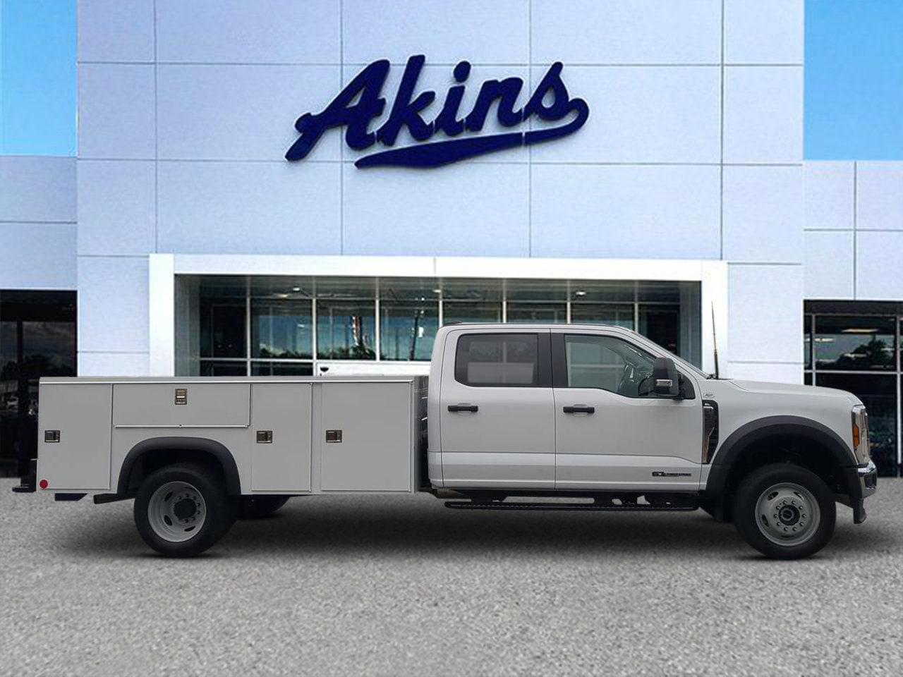 2026 Ford F-550 Super Duty Chassis Cab XL's photo