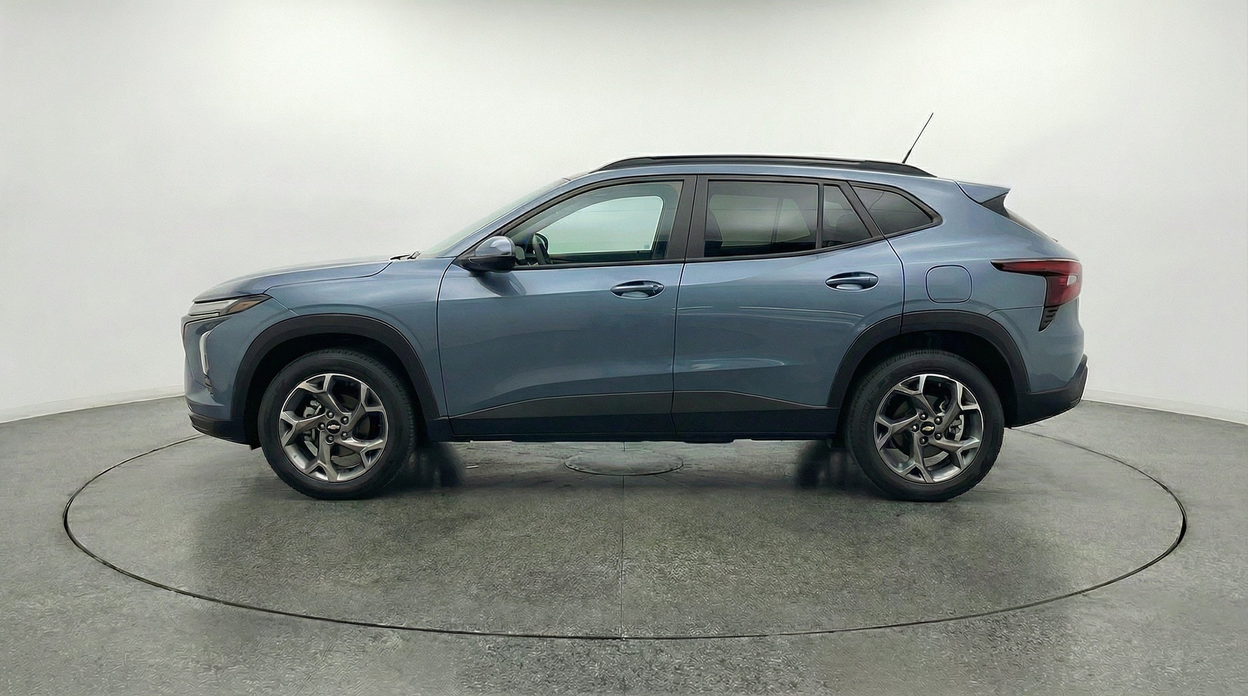 Thumbnail: 2025 Chevrolet Trax - 5