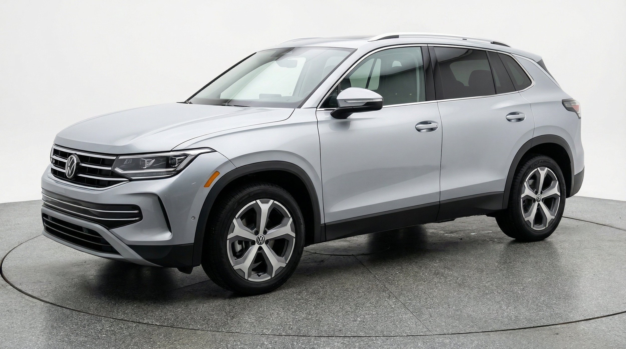 Thumbnail: 2026 Volkswagen Tiguan - 3