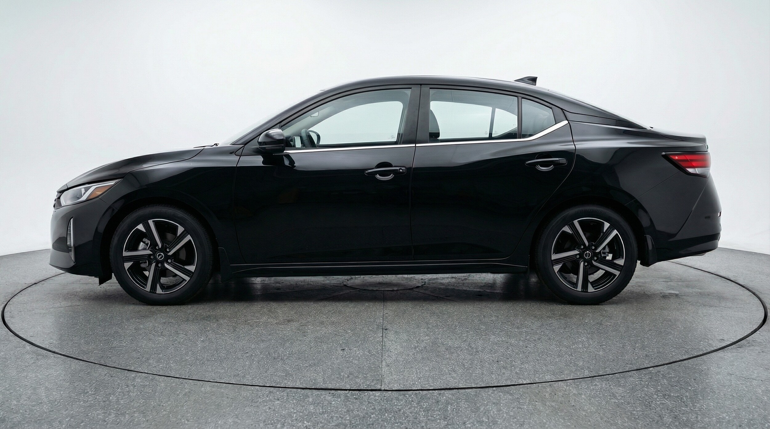 Thumbnail: 2025 Nissan Sentra - 4