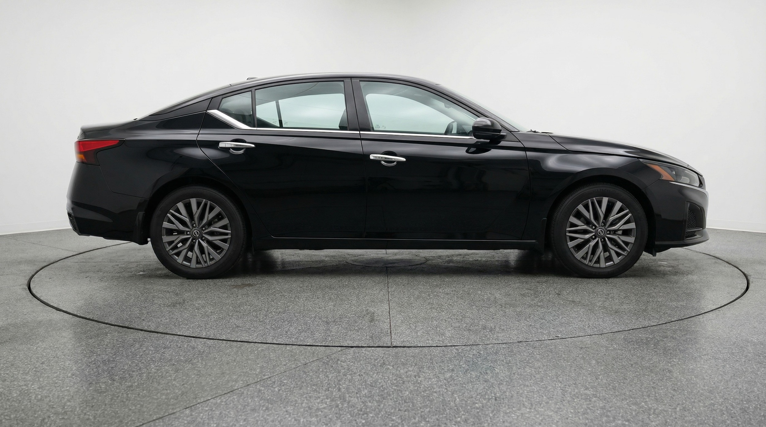 Thumbnail: 2025 Nissan Altima - 8