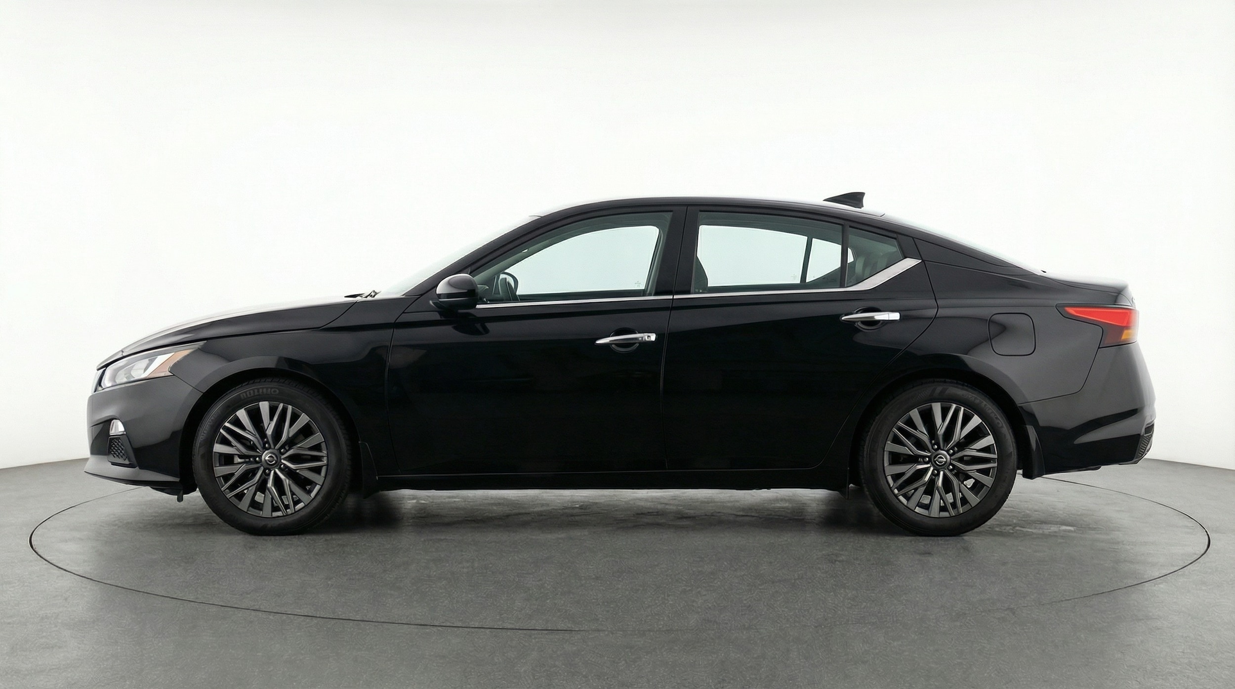 Thumbnail: 2025 Nissan Altima - 4