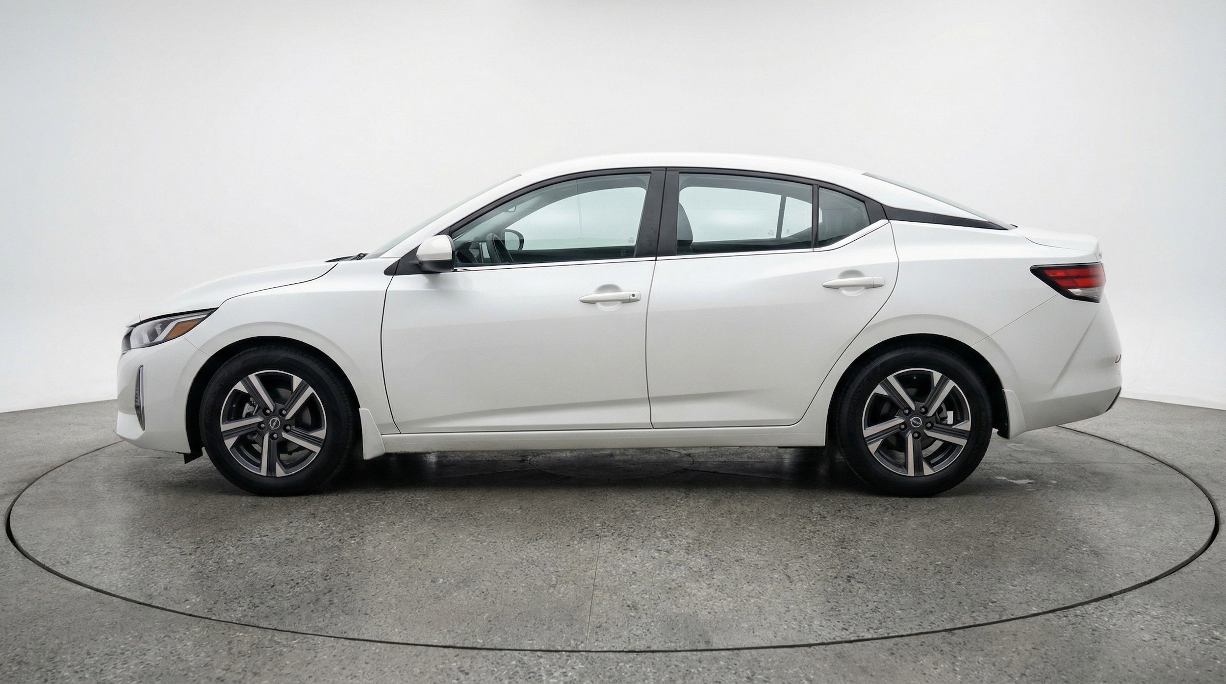 Thumbnail: 2025 Nissan Sentra - 5
