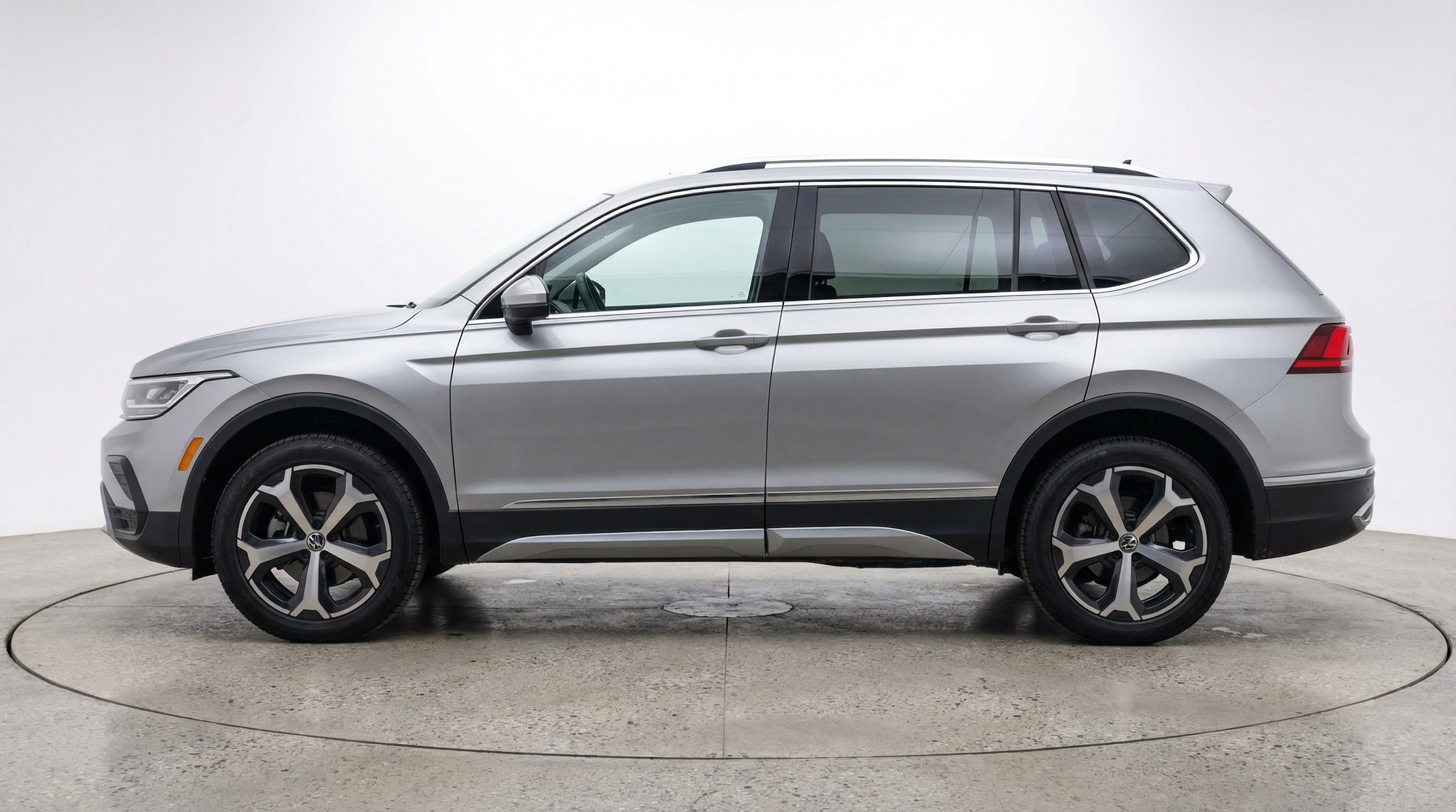 Thumbnail: 2026 Volkswagen Tiguan - 5