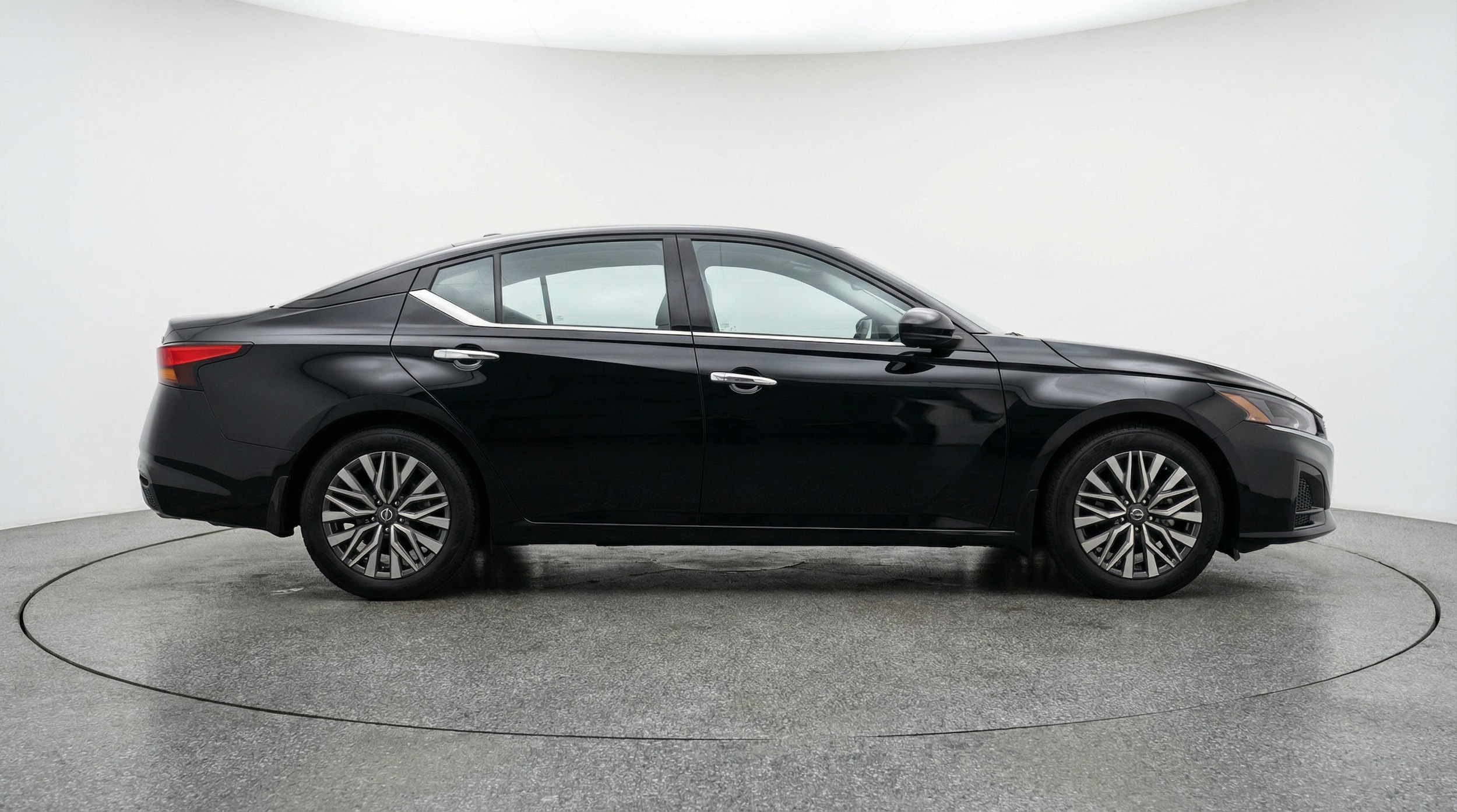 Thumbnail: 2025 Nissan Altima - 8