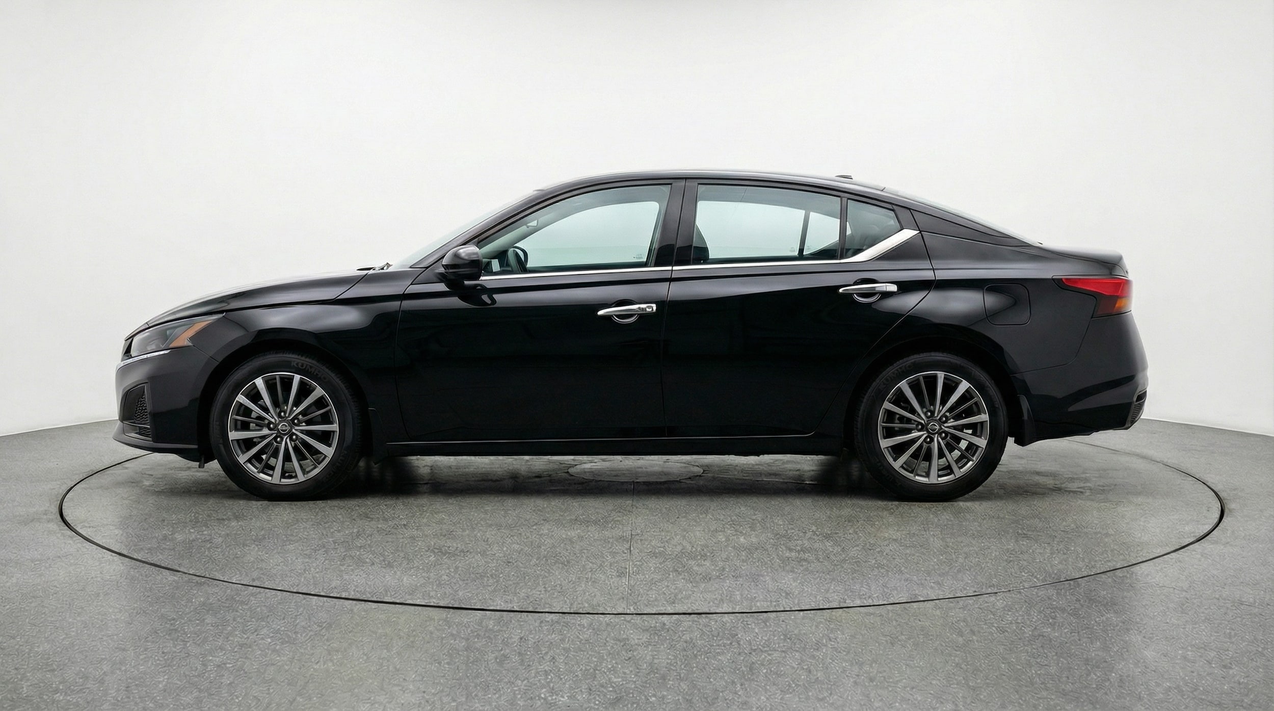 Thumbnail: 2025 Nissan Altima - 4