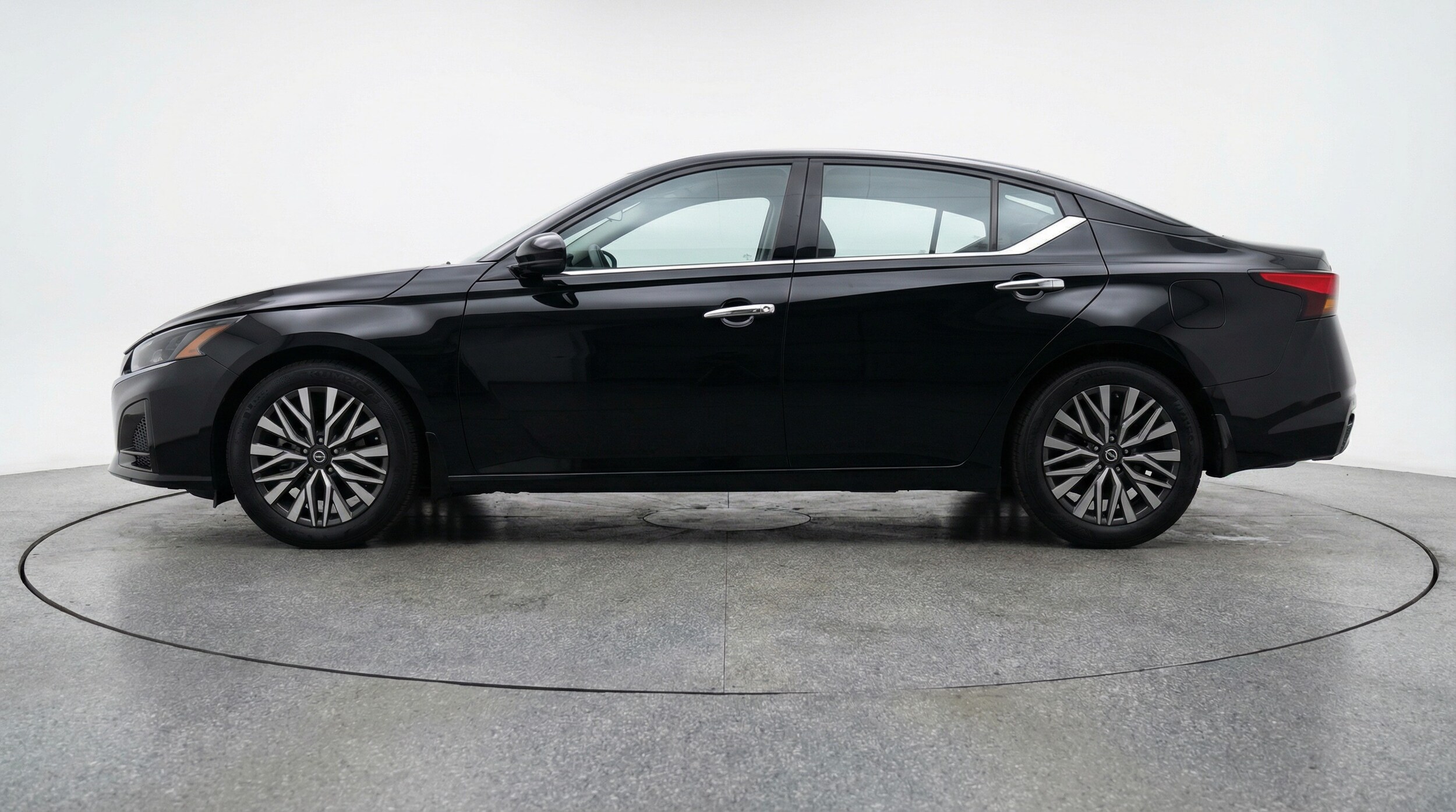 Thumbnail: 2025 Nissan Altima - 4