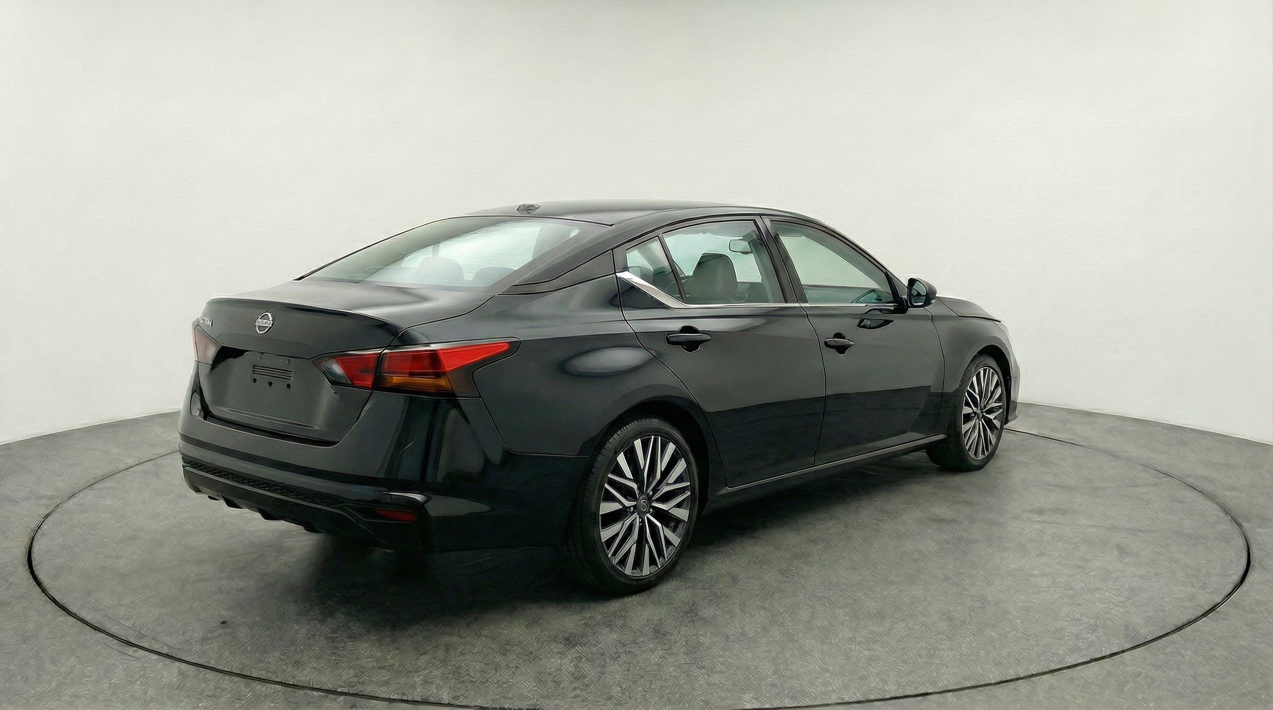 Thumbnail: 2025 Nissan Altima - 9