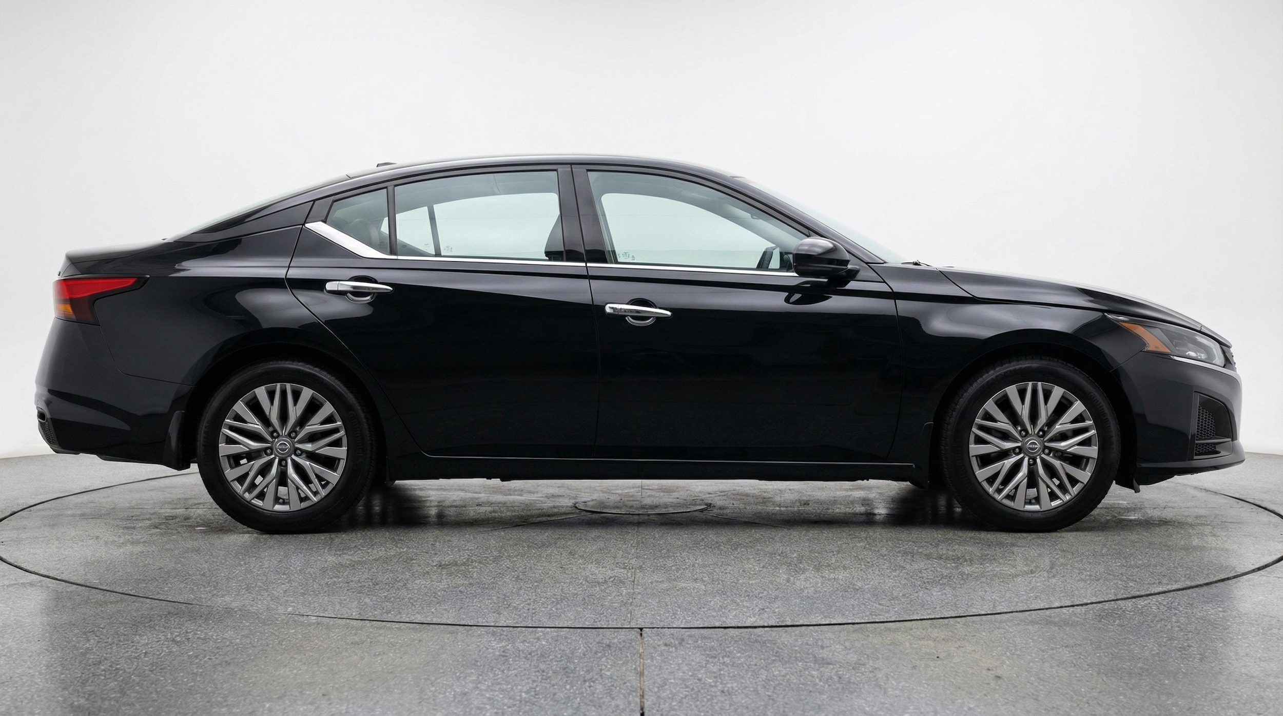 Thumbnail: 2025 Nissan Altima - 8