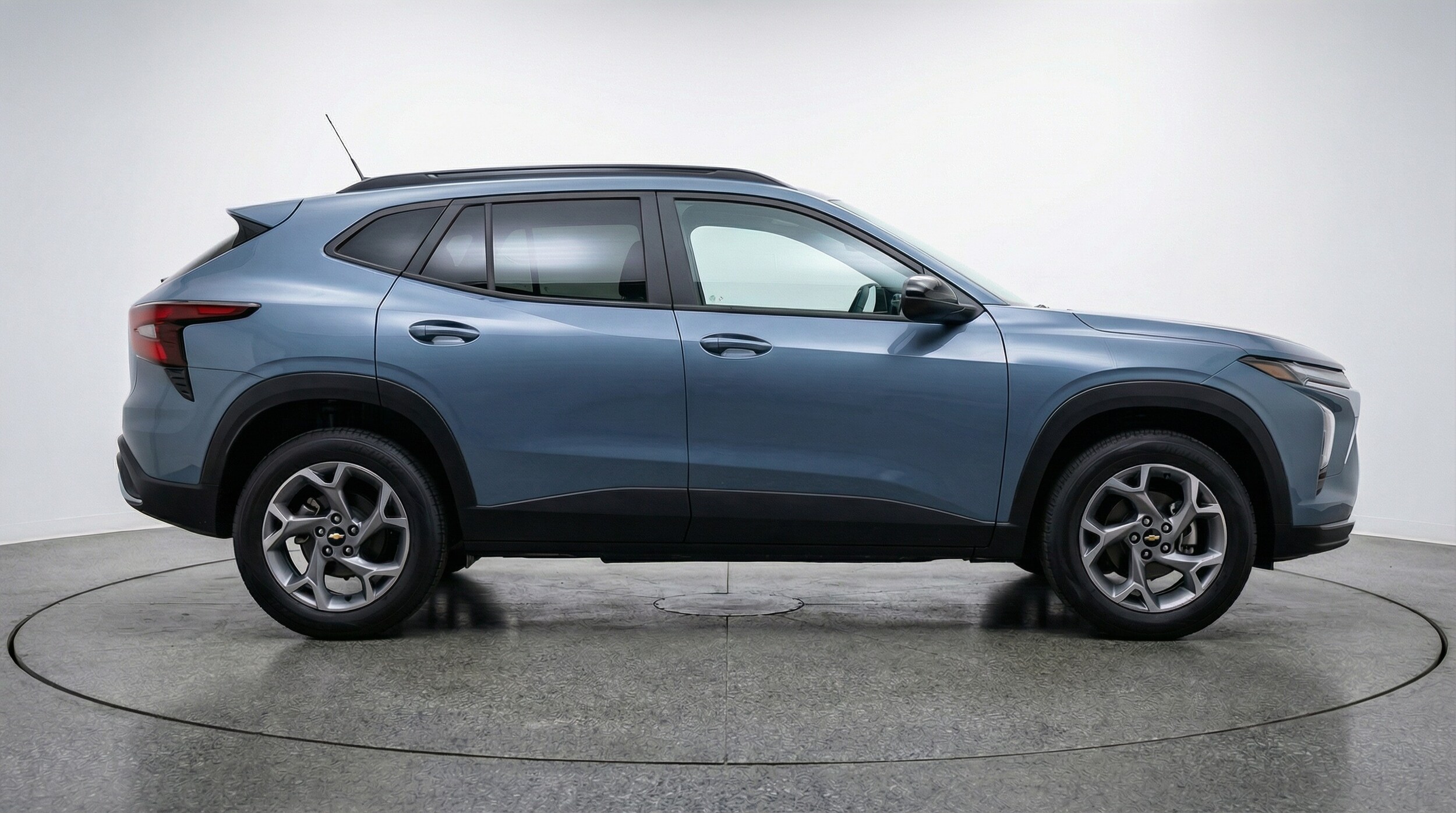 Thumbnail: 2025 Chevrolet Trax - 8