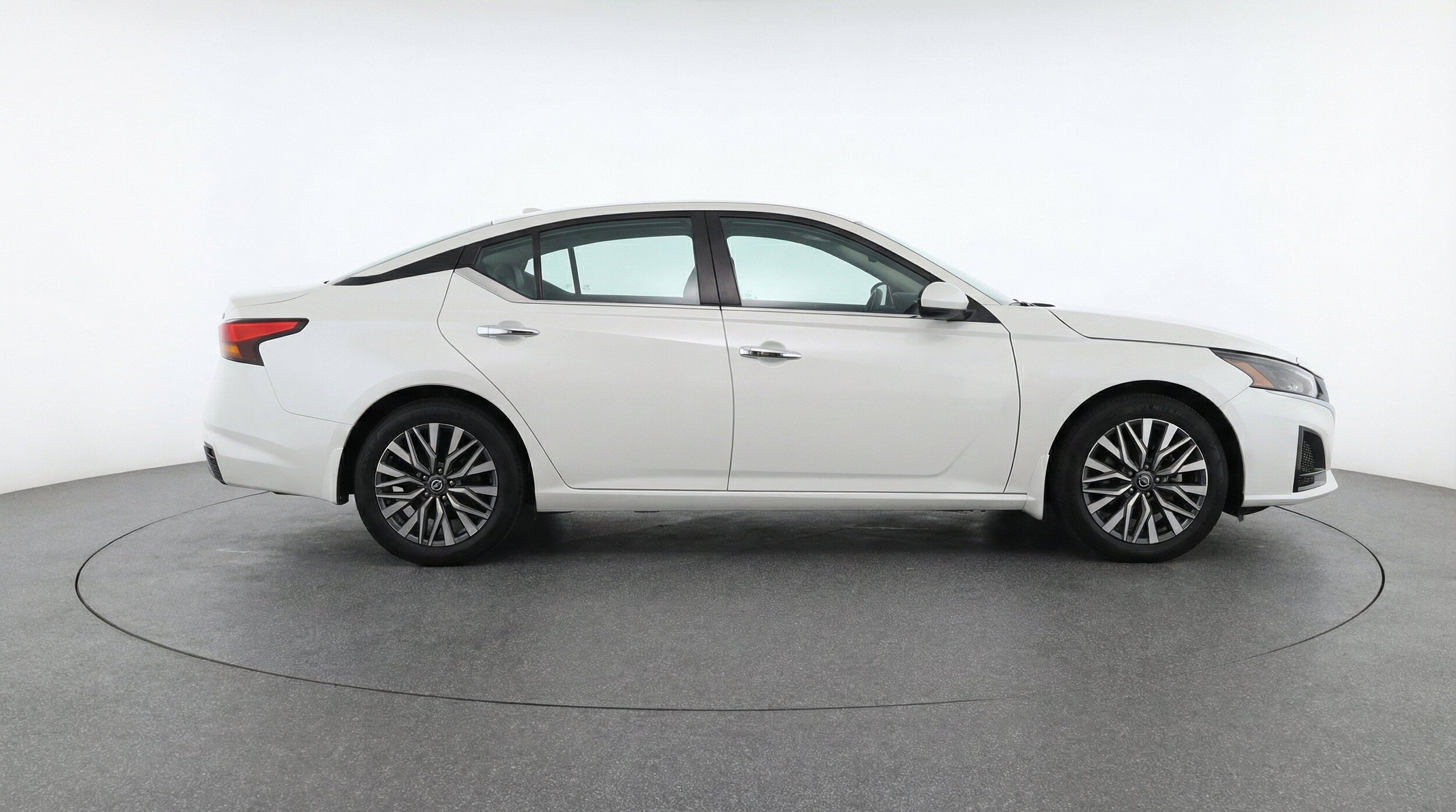 Thumbnail: 2025 Nissan Altima - 11